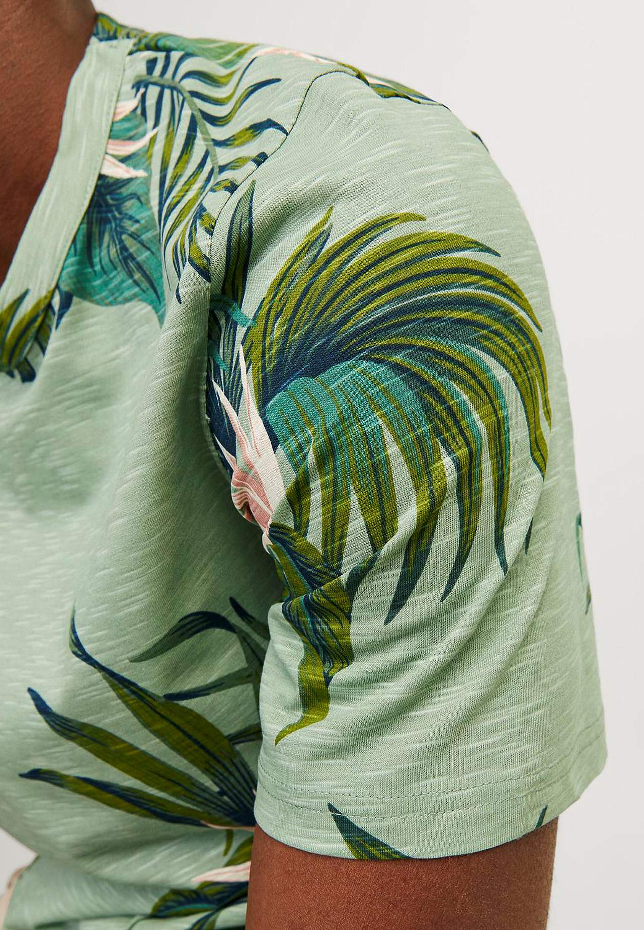 Lehemustriline T-särk