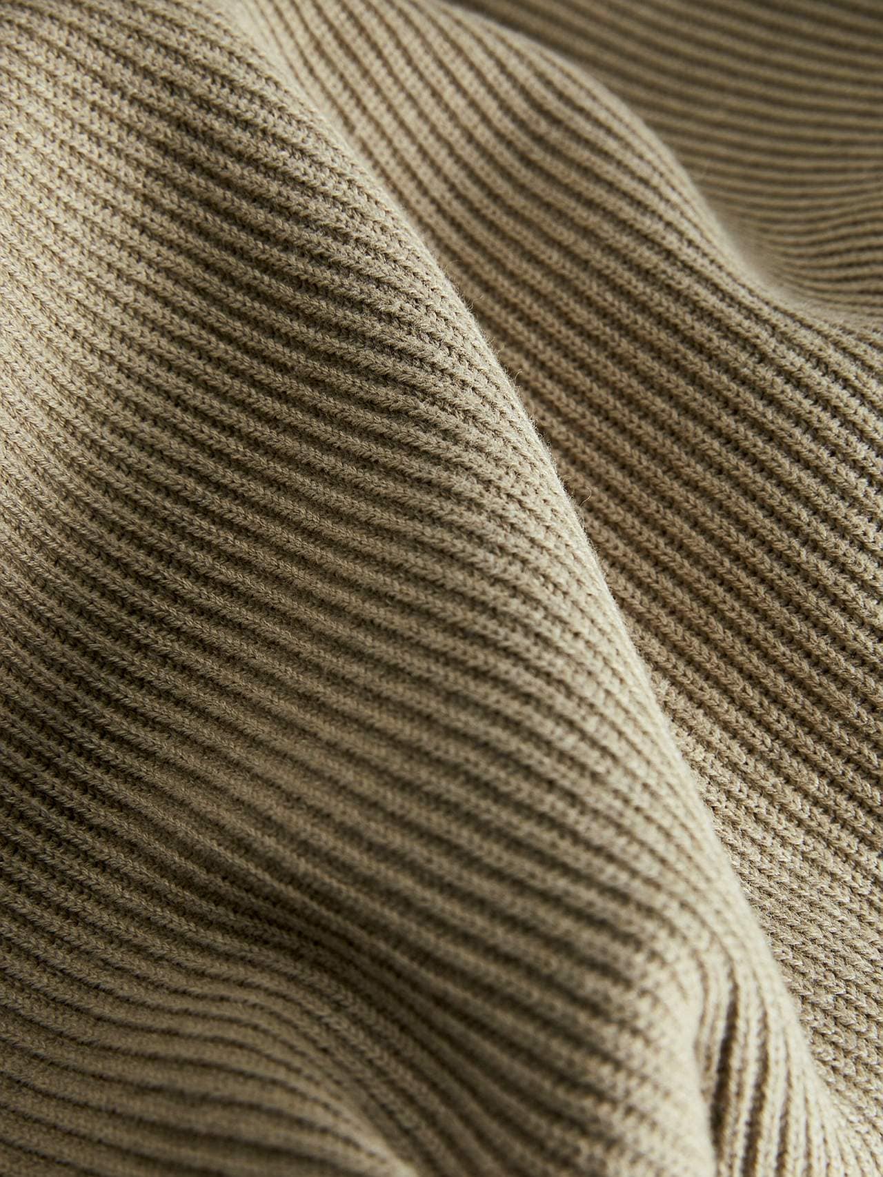 Peenkoes lukuga kampsun