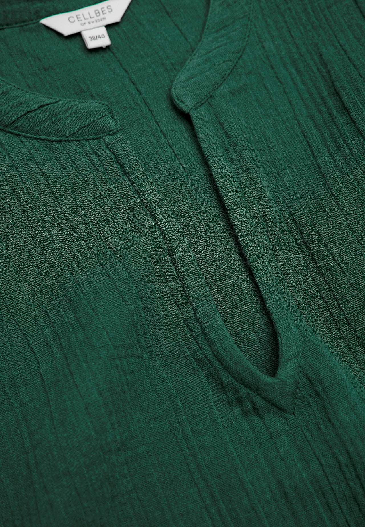 Puuvillasest kortsuriidest kleit