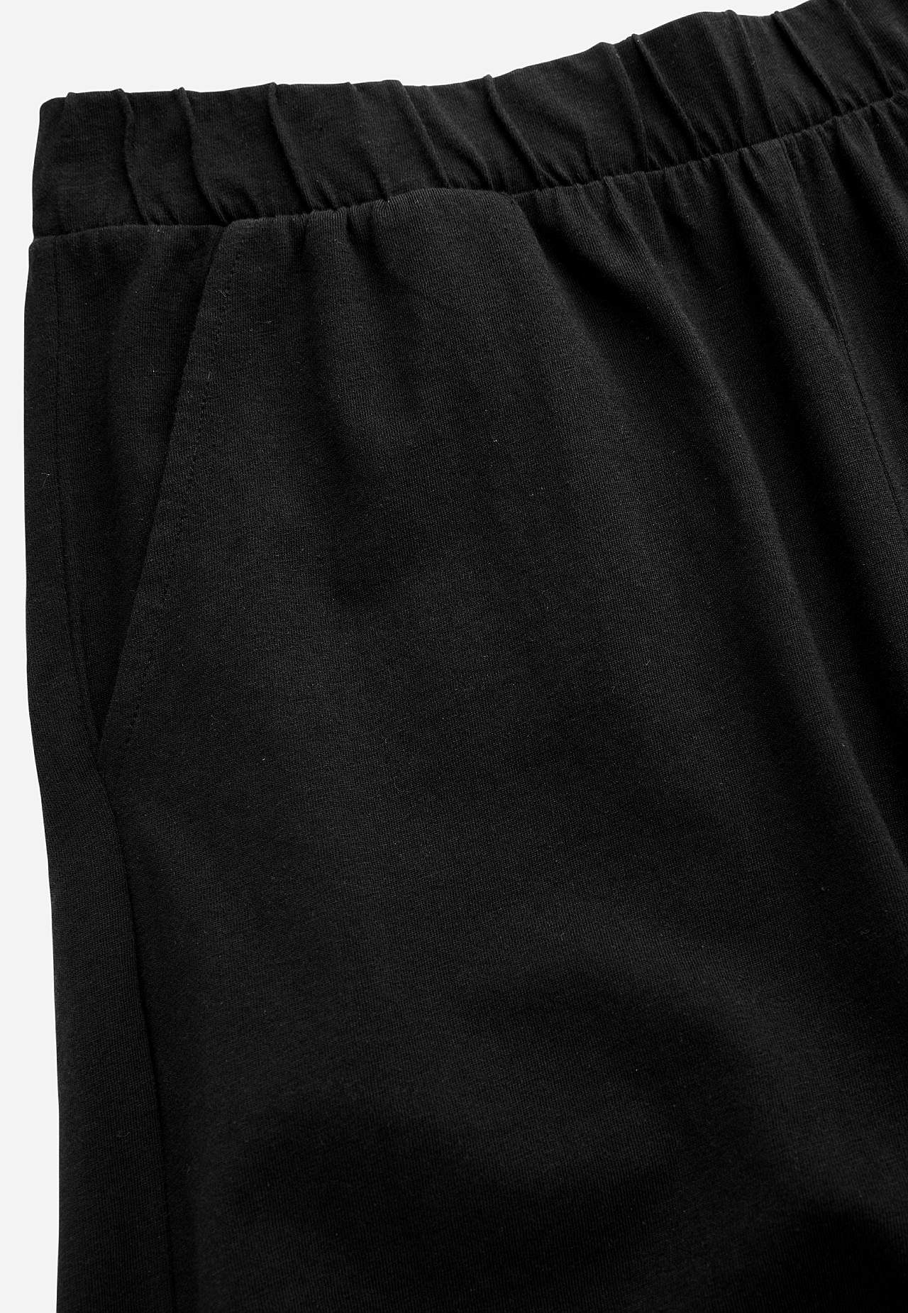 Culotte-lõikega lühikesed püksid