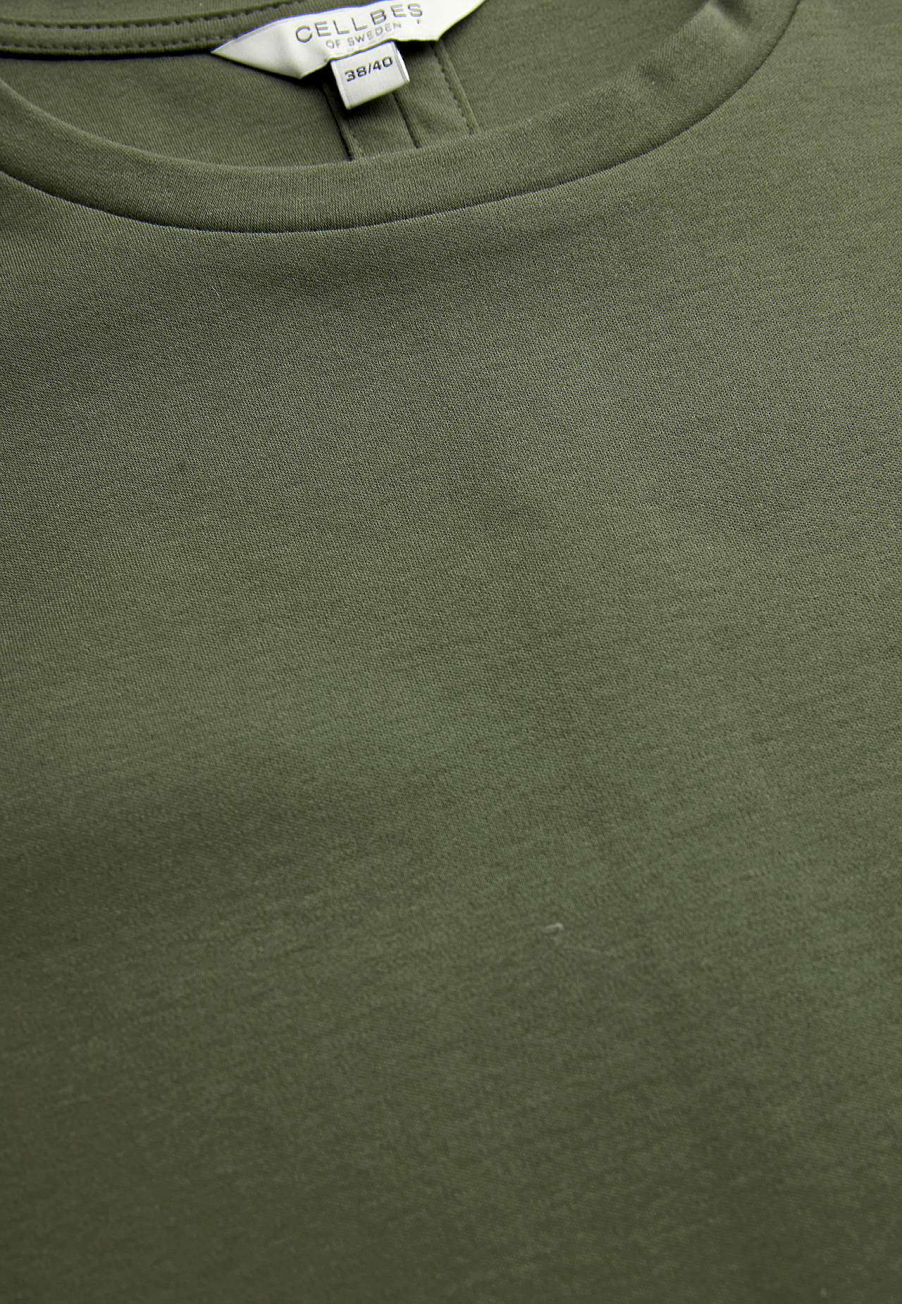 Elastsest kangast T-särk Premium