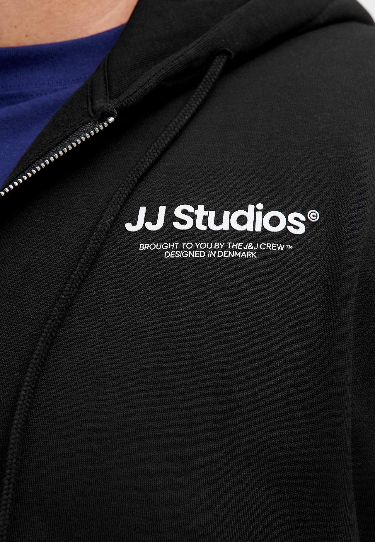 Tõmbluku ja kapuutsiga dressipluus