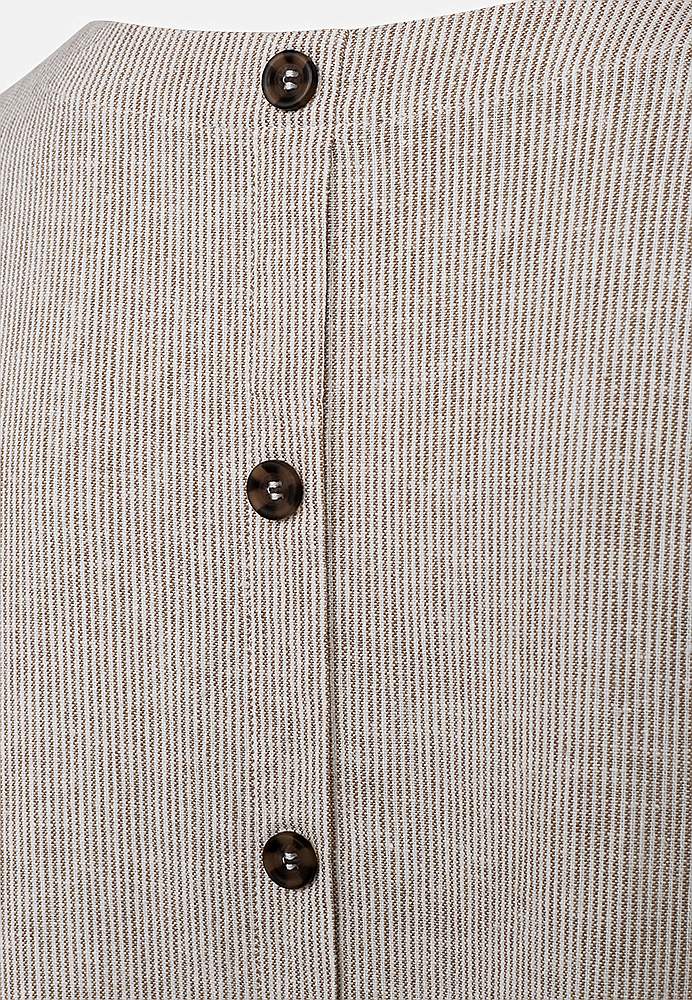 Triibuline linasest kangast kleit taskutega