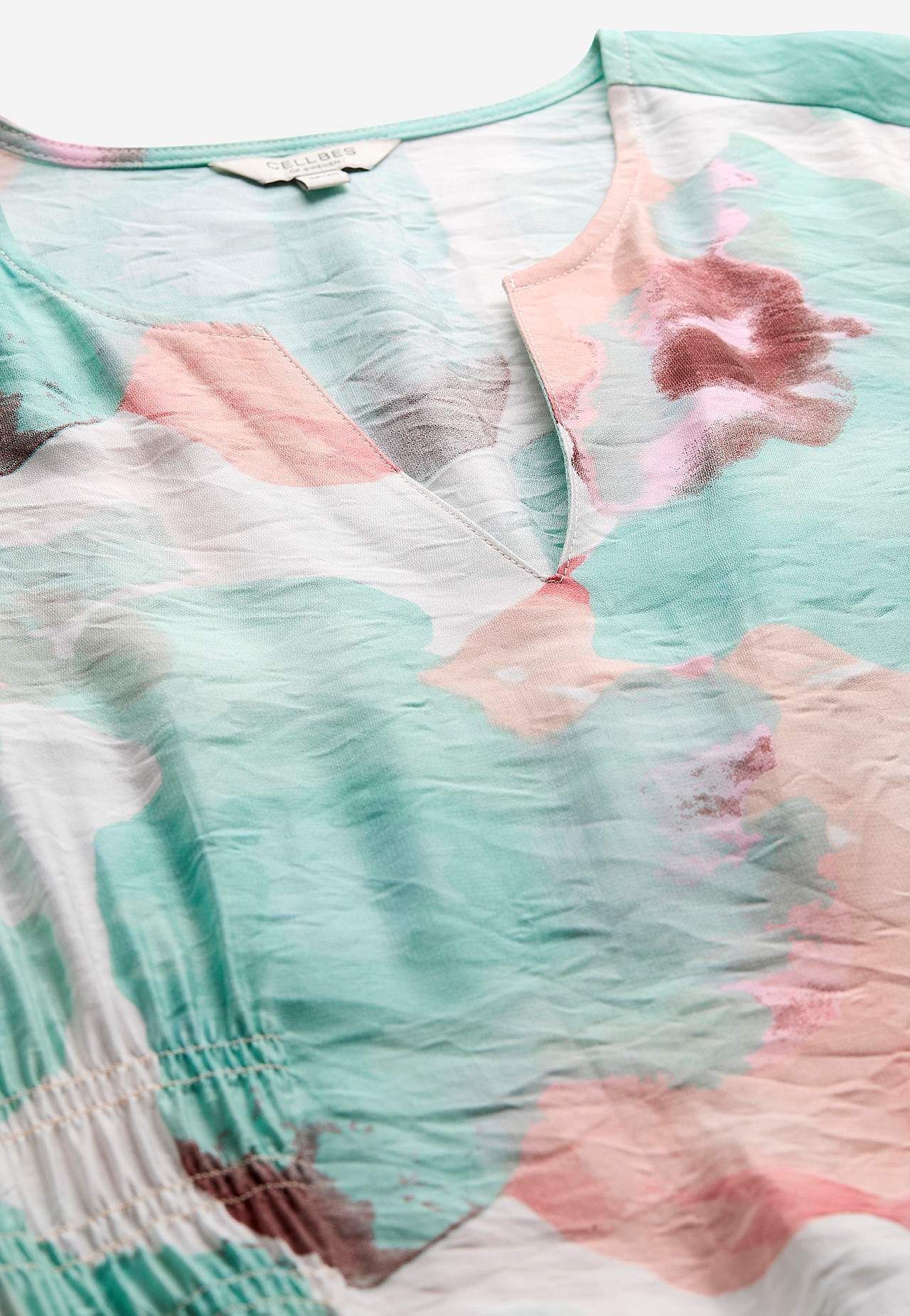 Laiade varrukatega kleit