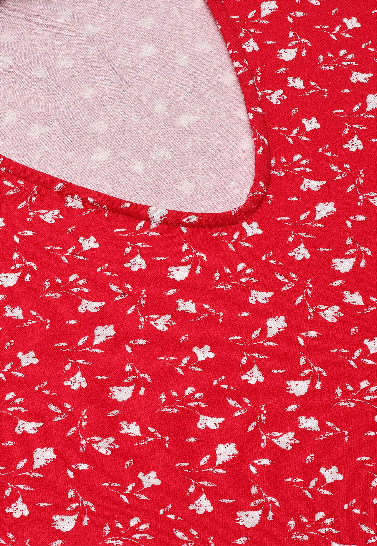 Lilleline trikotaažkleit taskutega