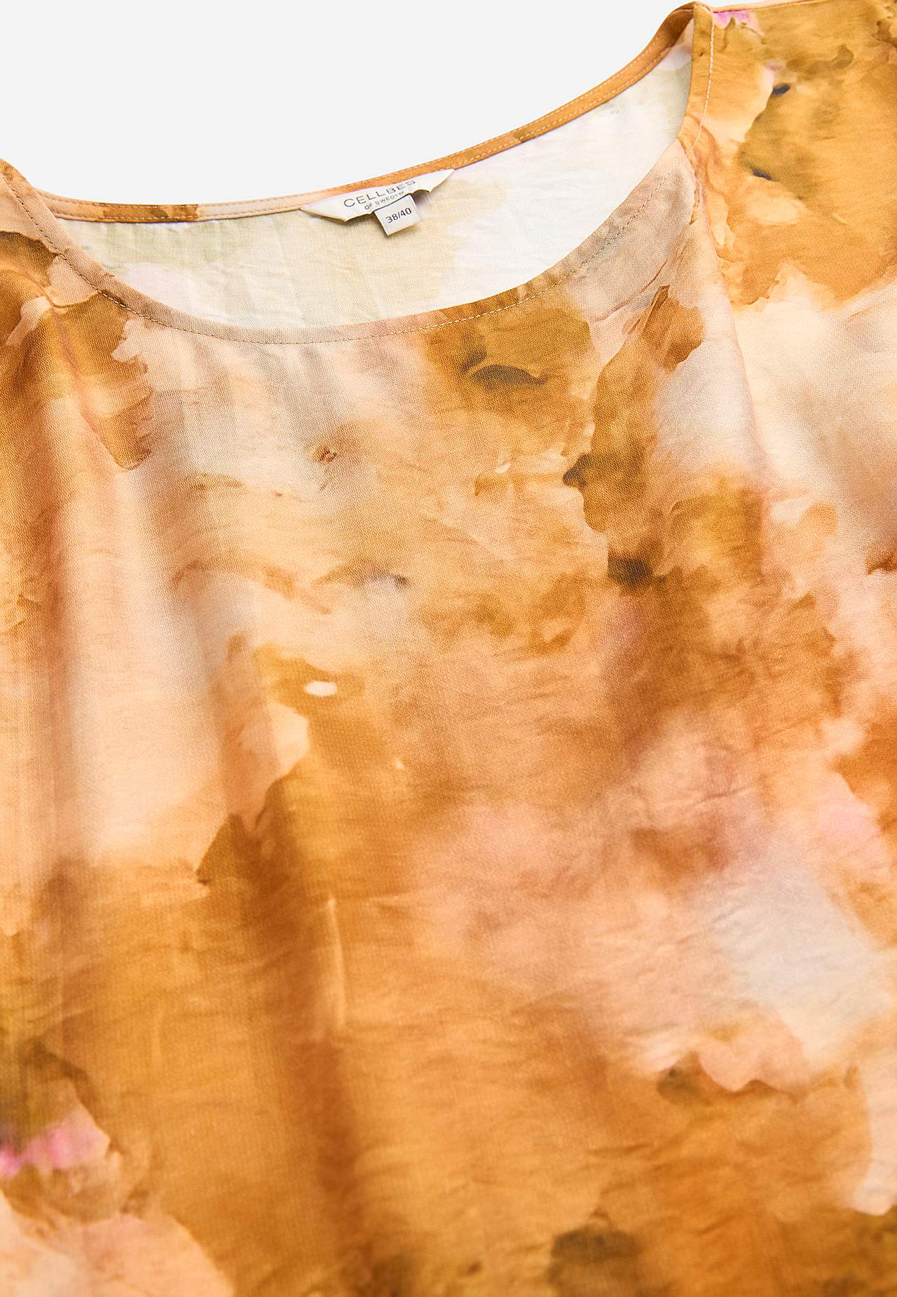 Mustriline kaftan-kleit