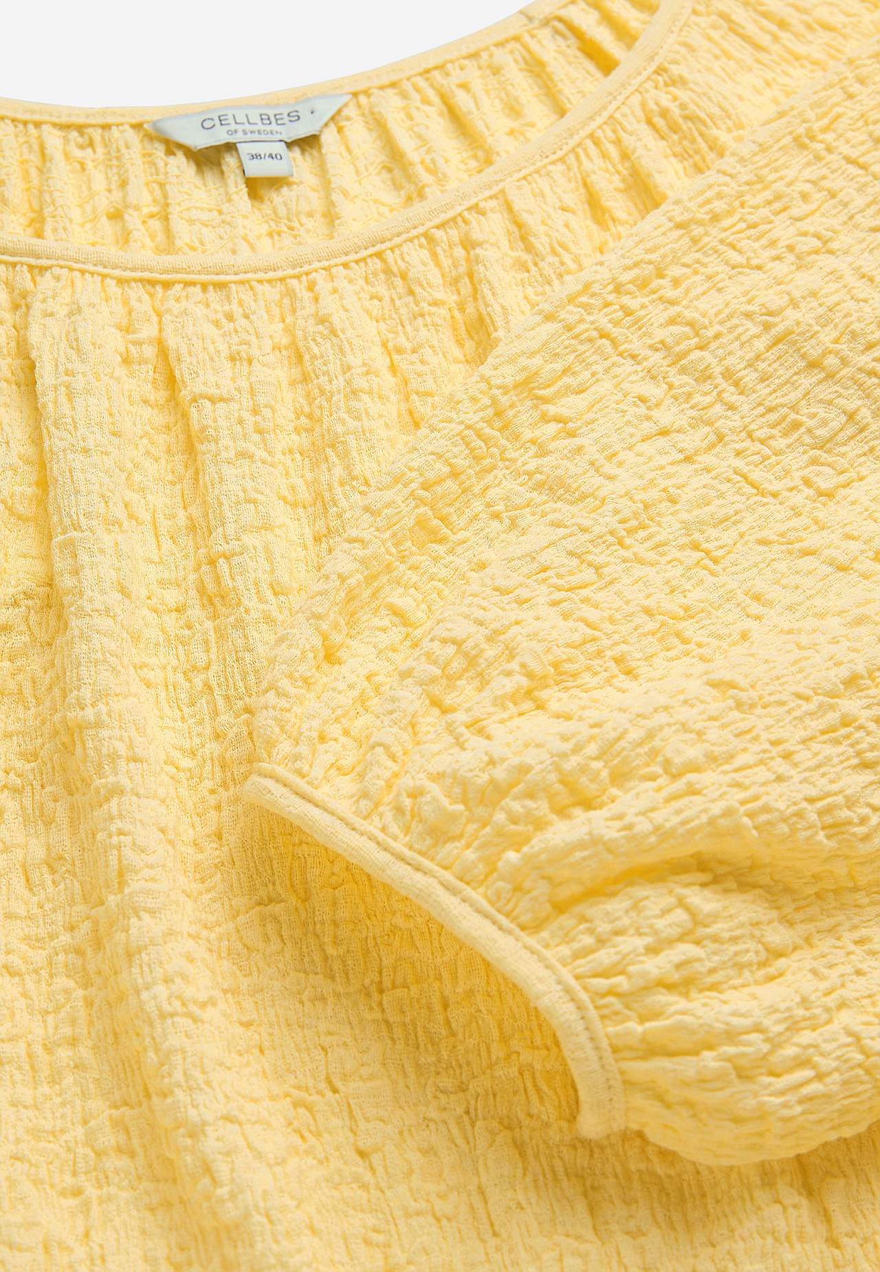 Struktuurkoes trikotaažkleit