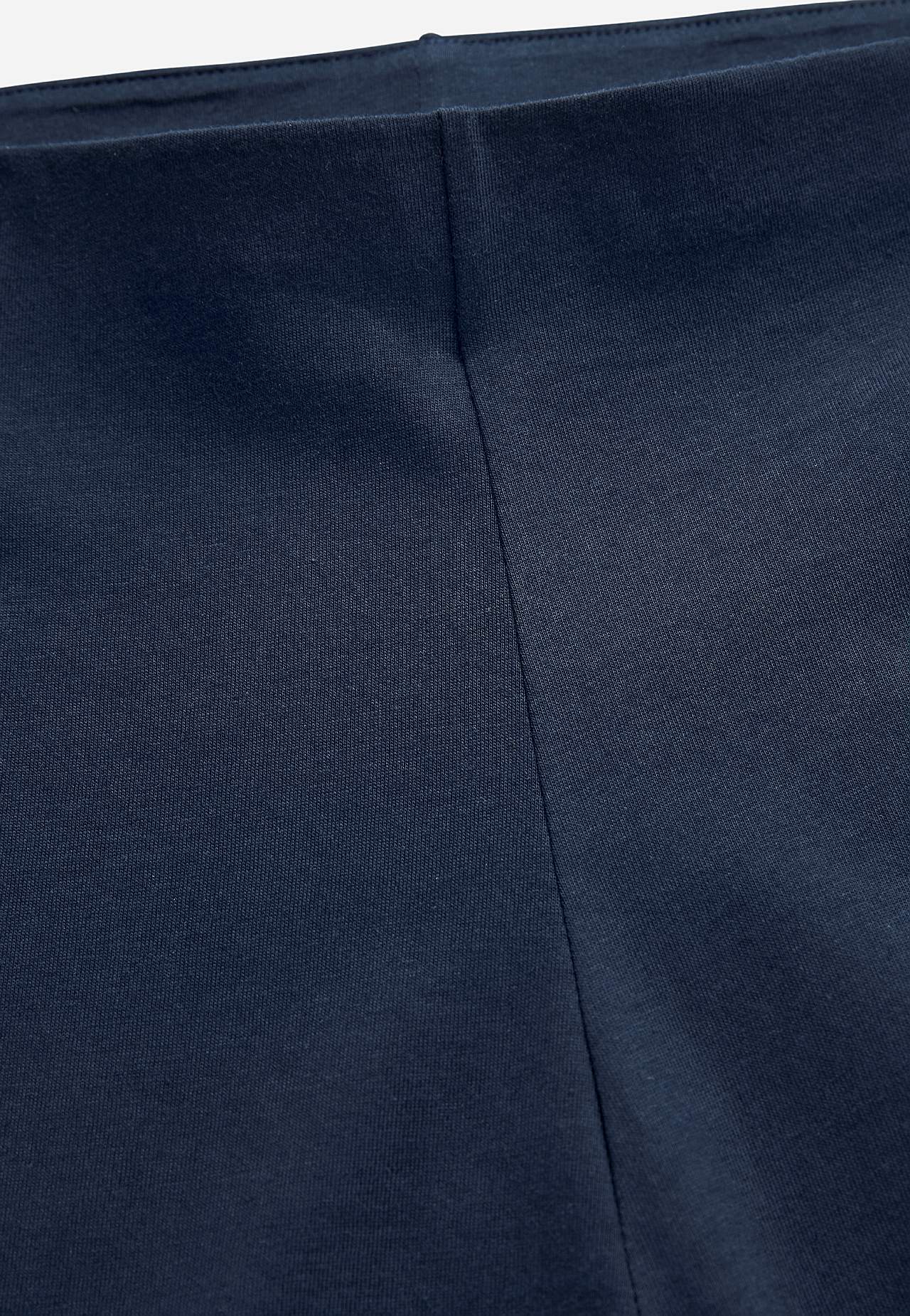 Trikotaažist Culotte-lõikega püksid