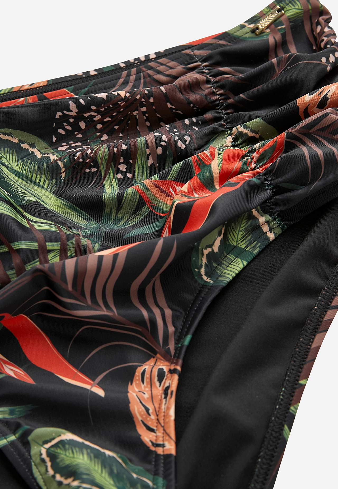 Kõrge värvliga mustrilised bikiinipüksid