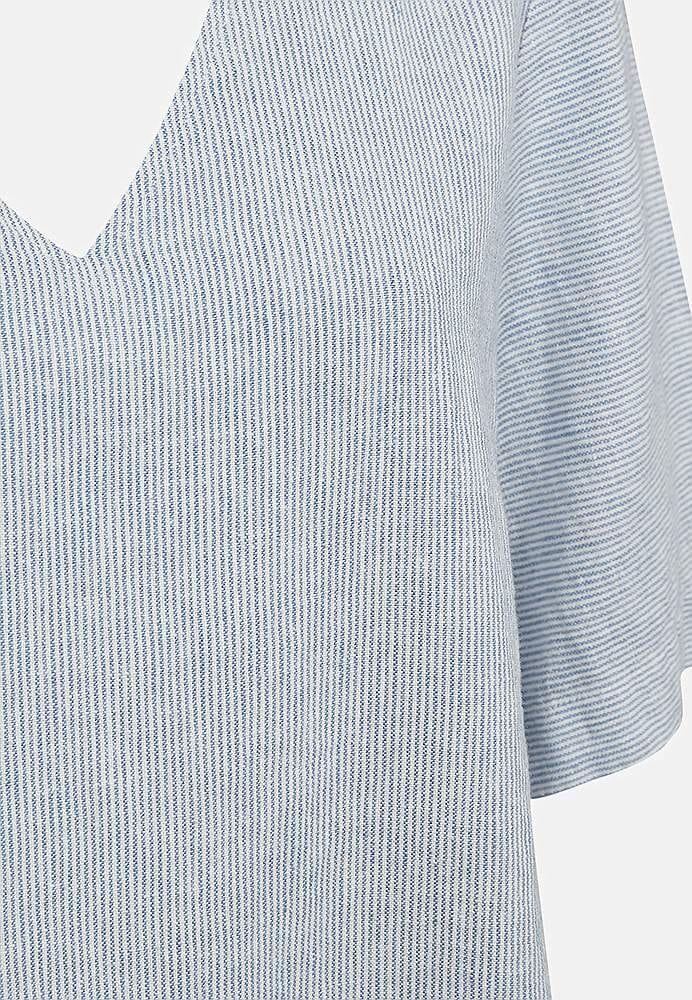 Triibuline linane pluus