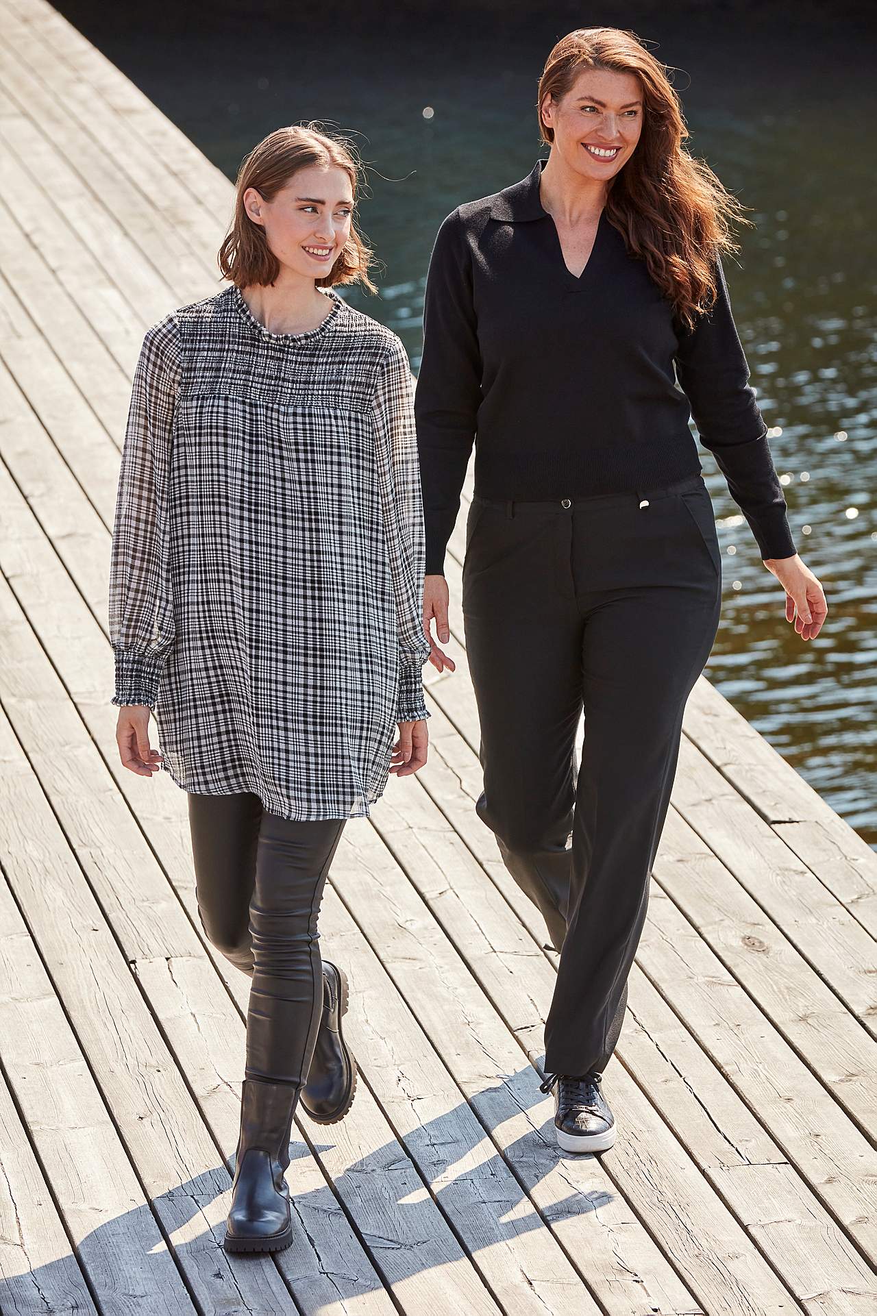 Pehme kootud džemper kraega