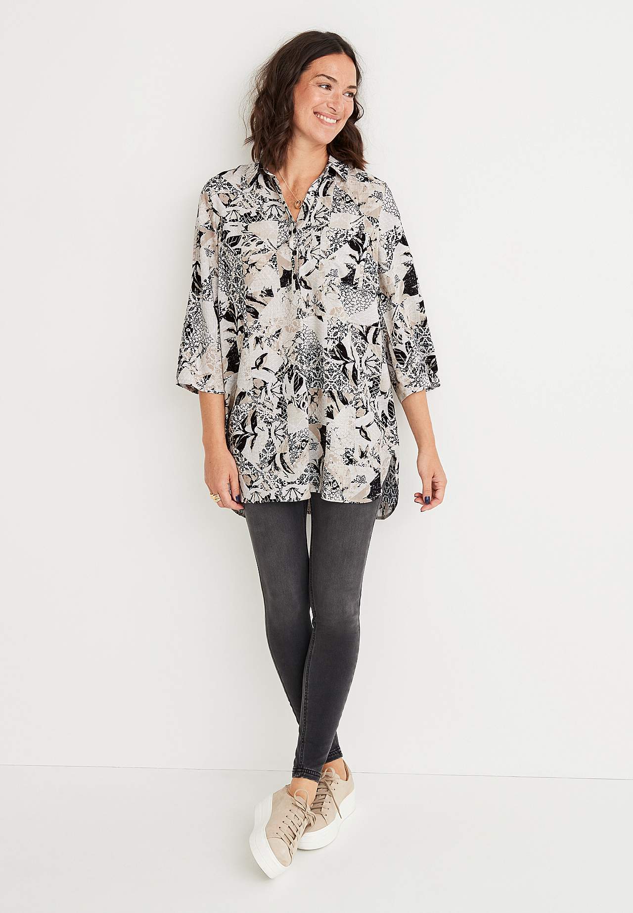 Kolmveerandvarrukatega tuunika