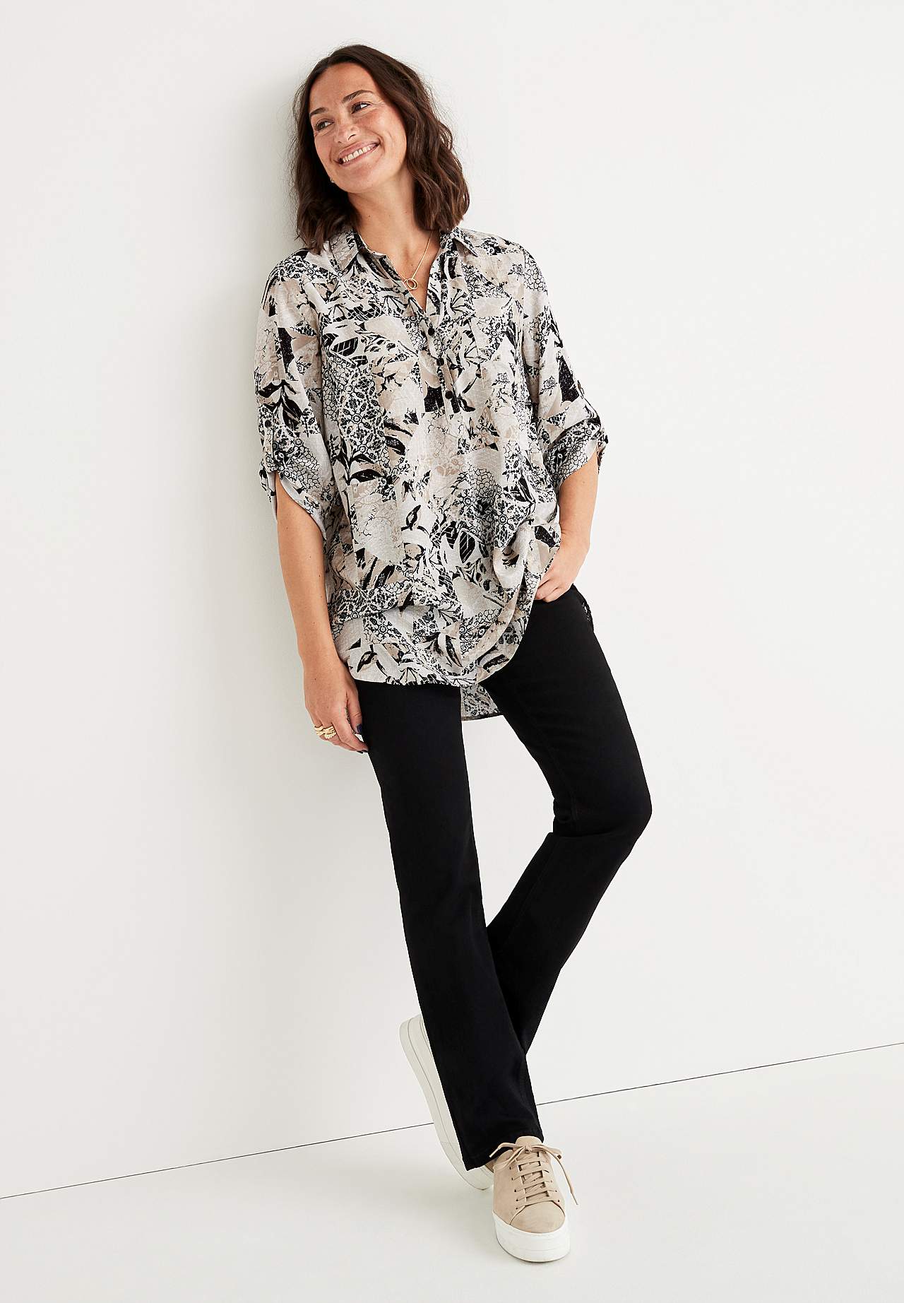 Kolmveerandvarrukatega tuunika