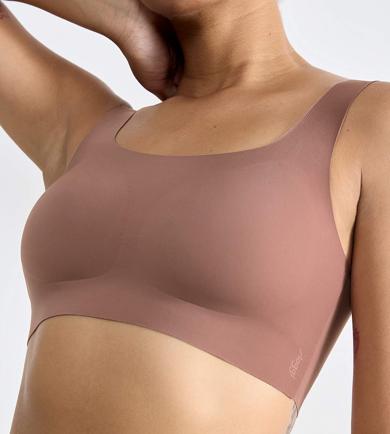 Õmblusteta rinnahoidja ülipehmest mikrokiust
Zero Feel 2.0