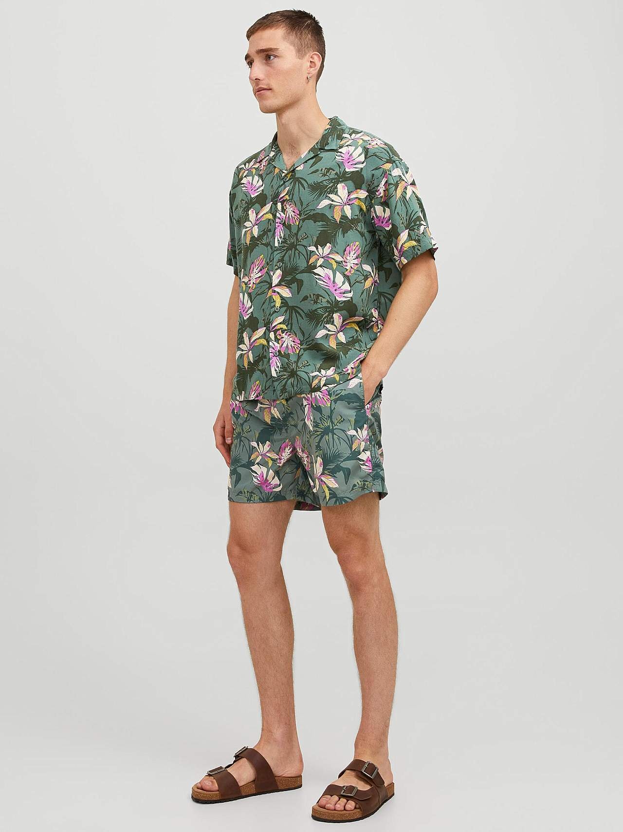 Pehmest viskoosist mustriline särk