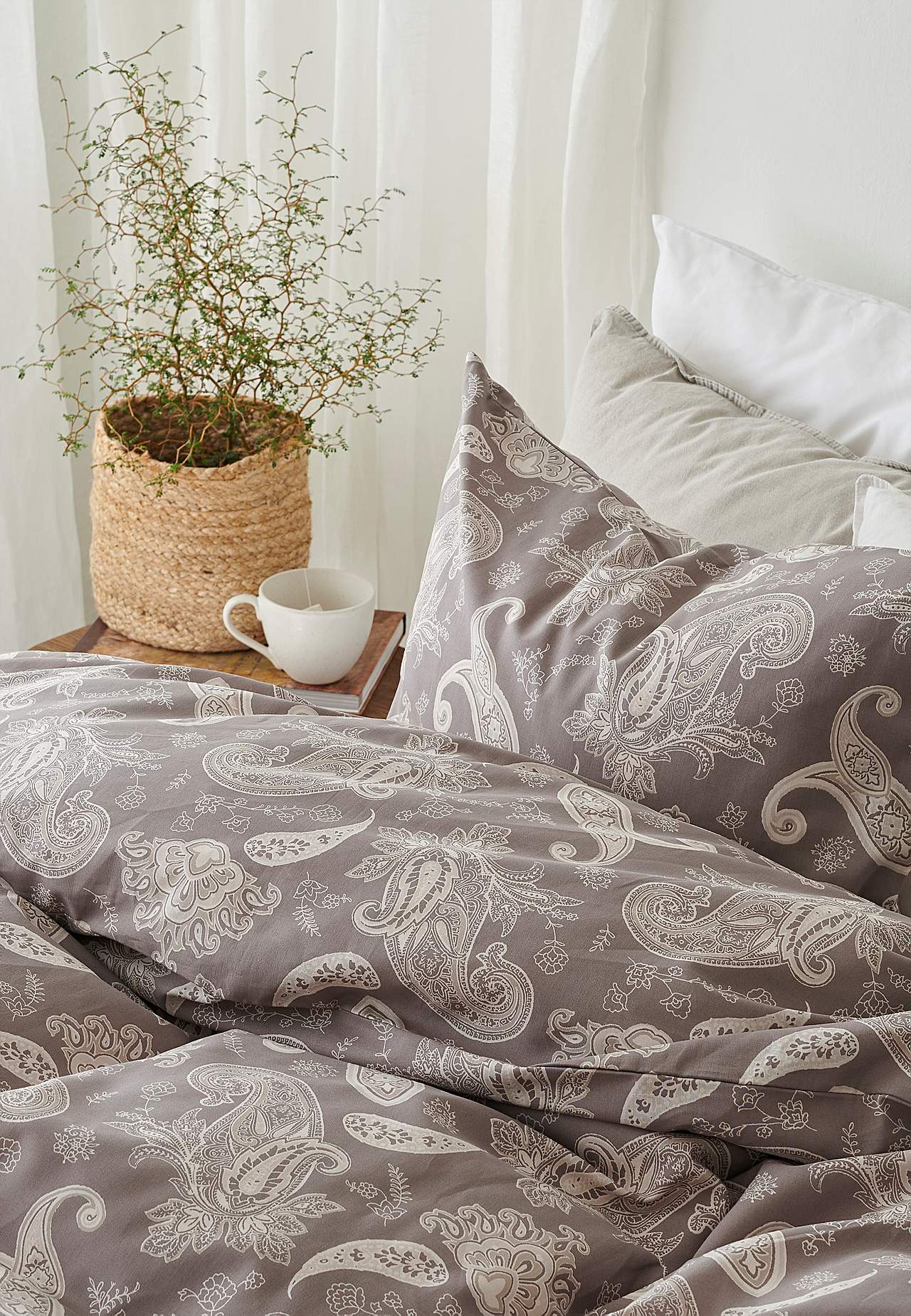 Neerumustriline voodipesukomplekt 150x210 cm Tilly