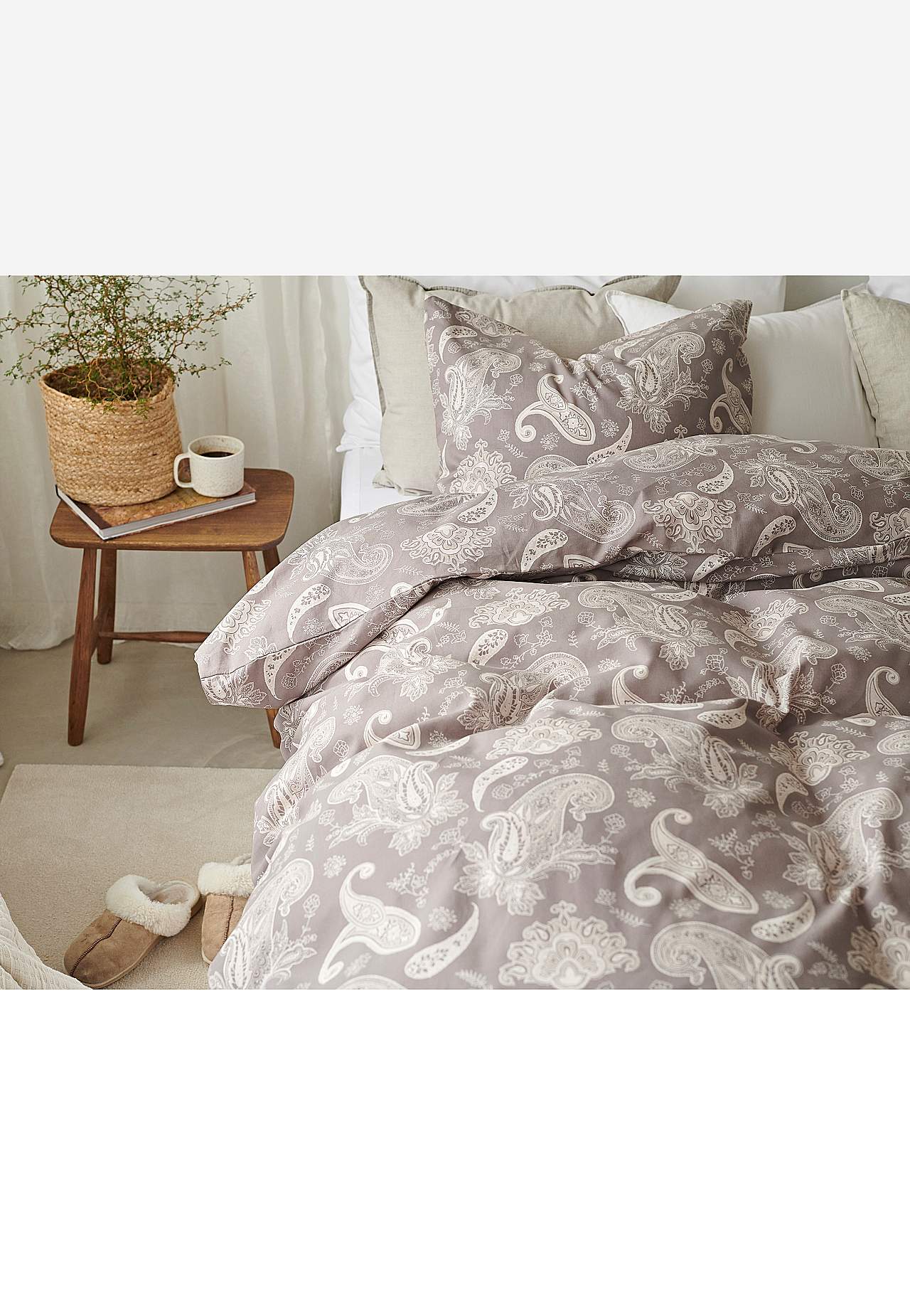 Neerumustriline voodipesukomplekt 150x210 cm Tilly