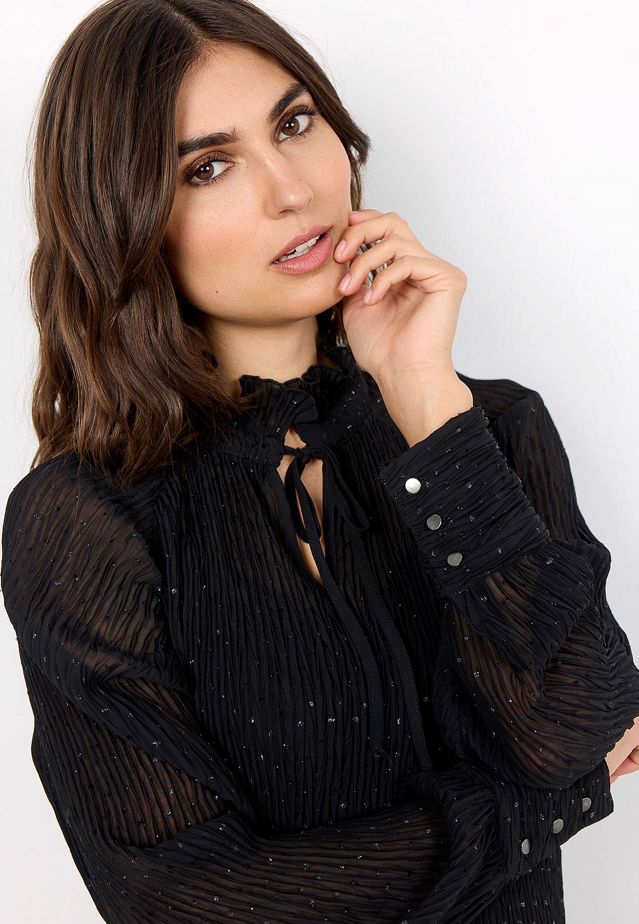 Kortsulisest kangast pidulik pluus