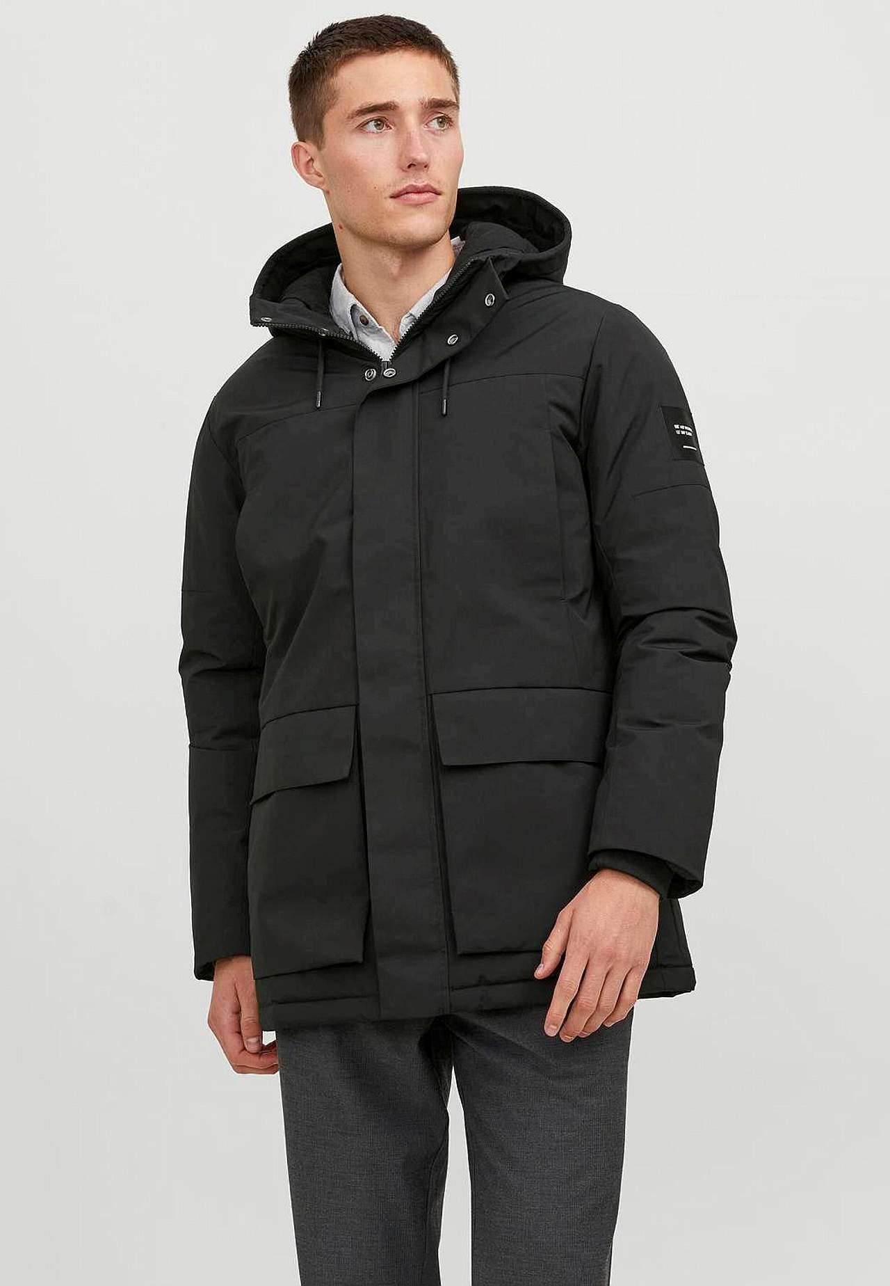 Kapuutsiga ja sooja voodriga parka