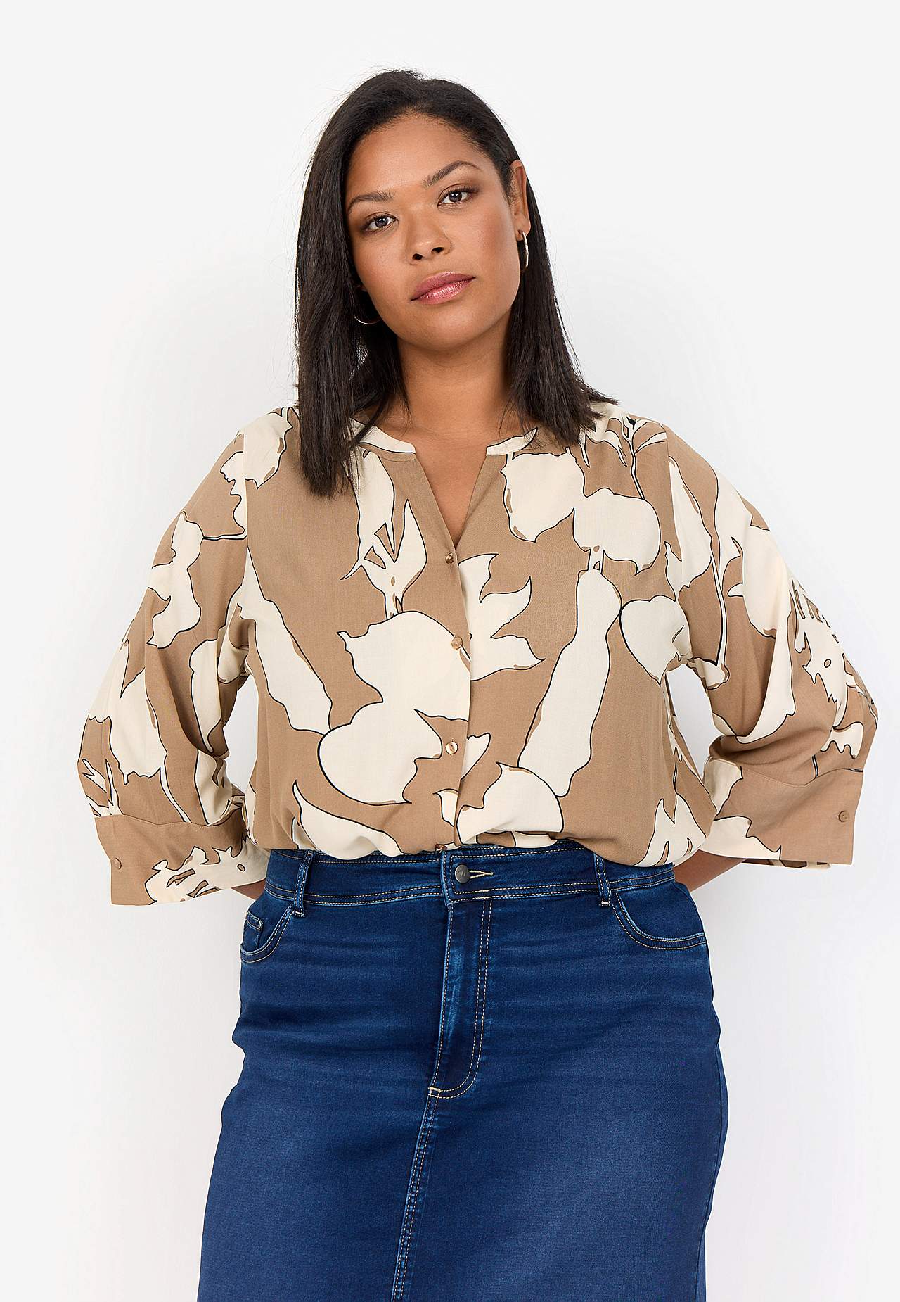 Mustriline viskoosist pluus