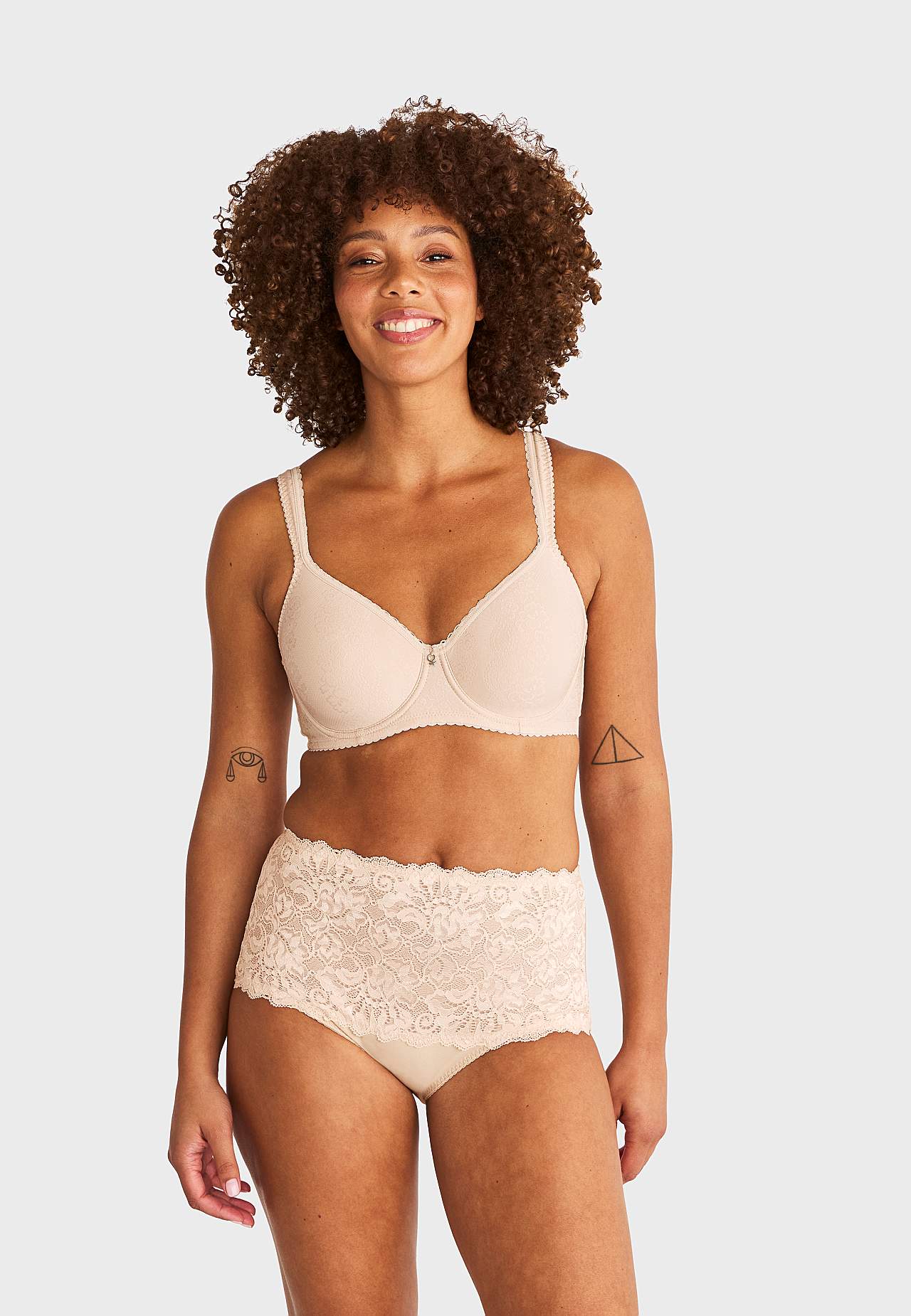 Tugikaartega rinnahoidja Adorable shape