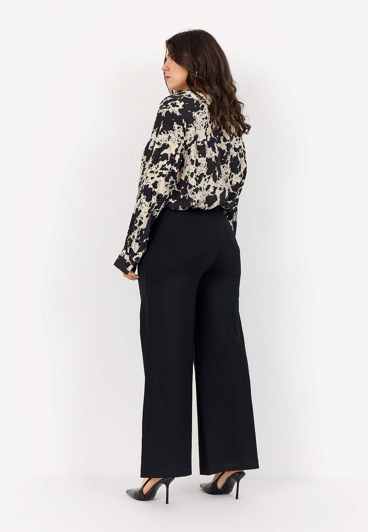 Laia säärega elastsed ja elegantsed püksid