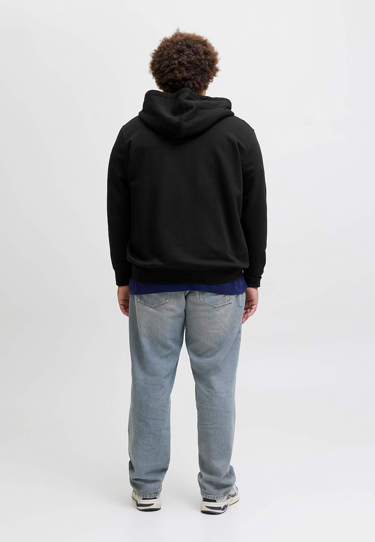 Tõmbluku ja kapuutsiga dressipluus