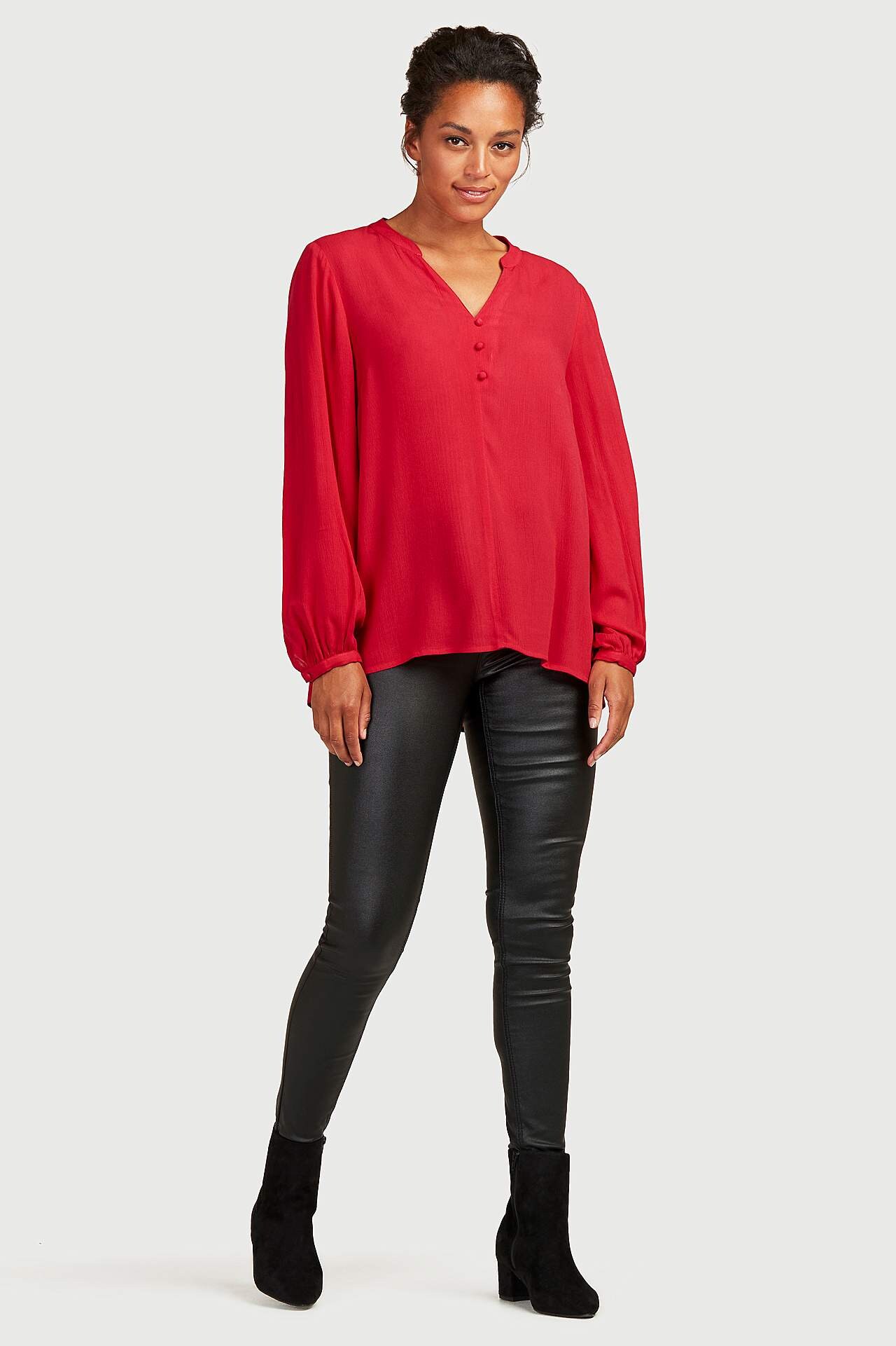 Pikkade varrukatega pluus