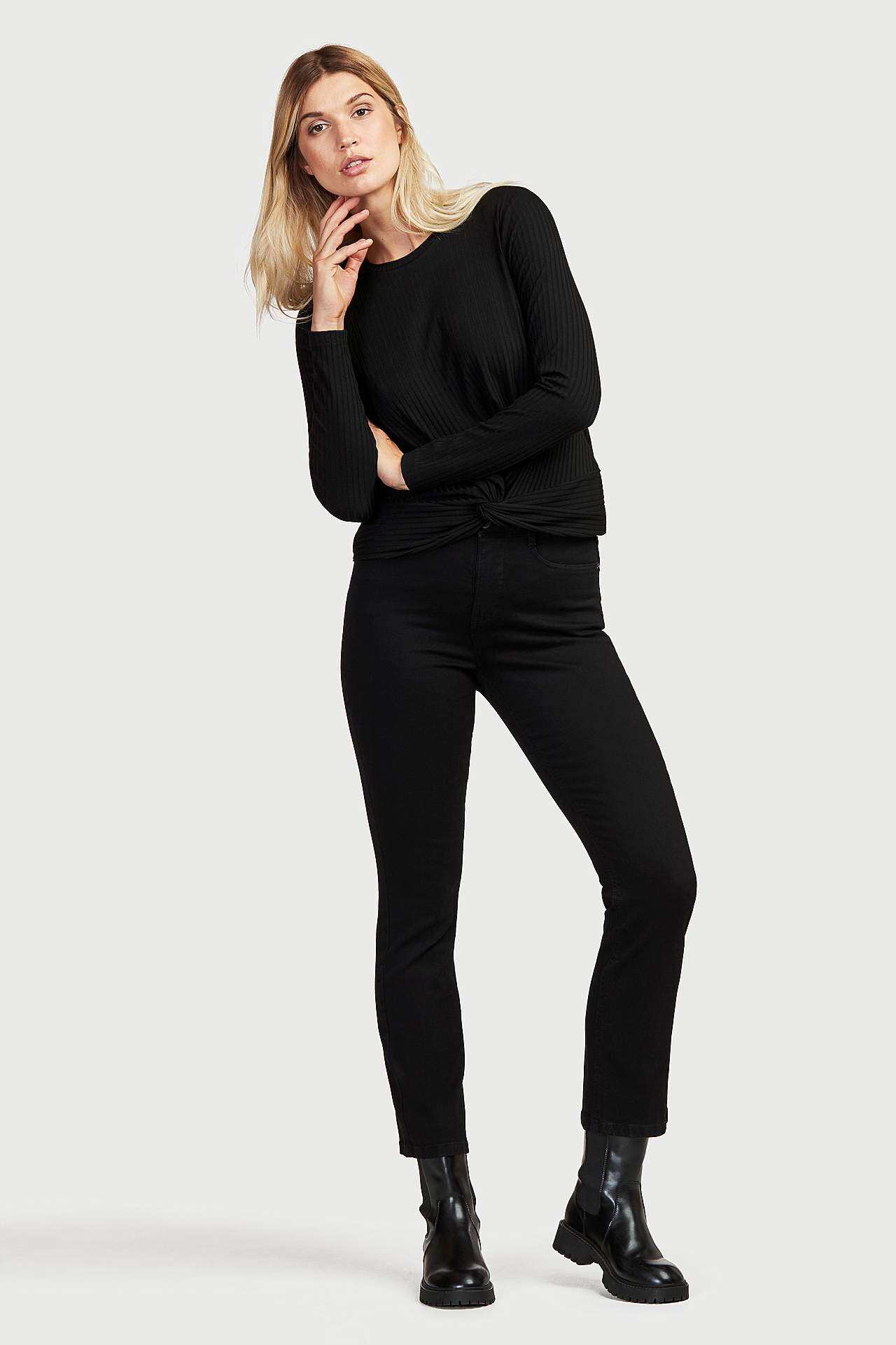 Orgaanilisest puuvillast sirgelõikelised teksased