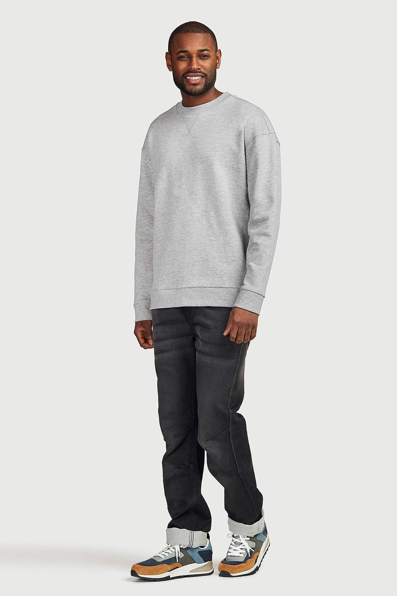 Pikkade varrukatega džemper