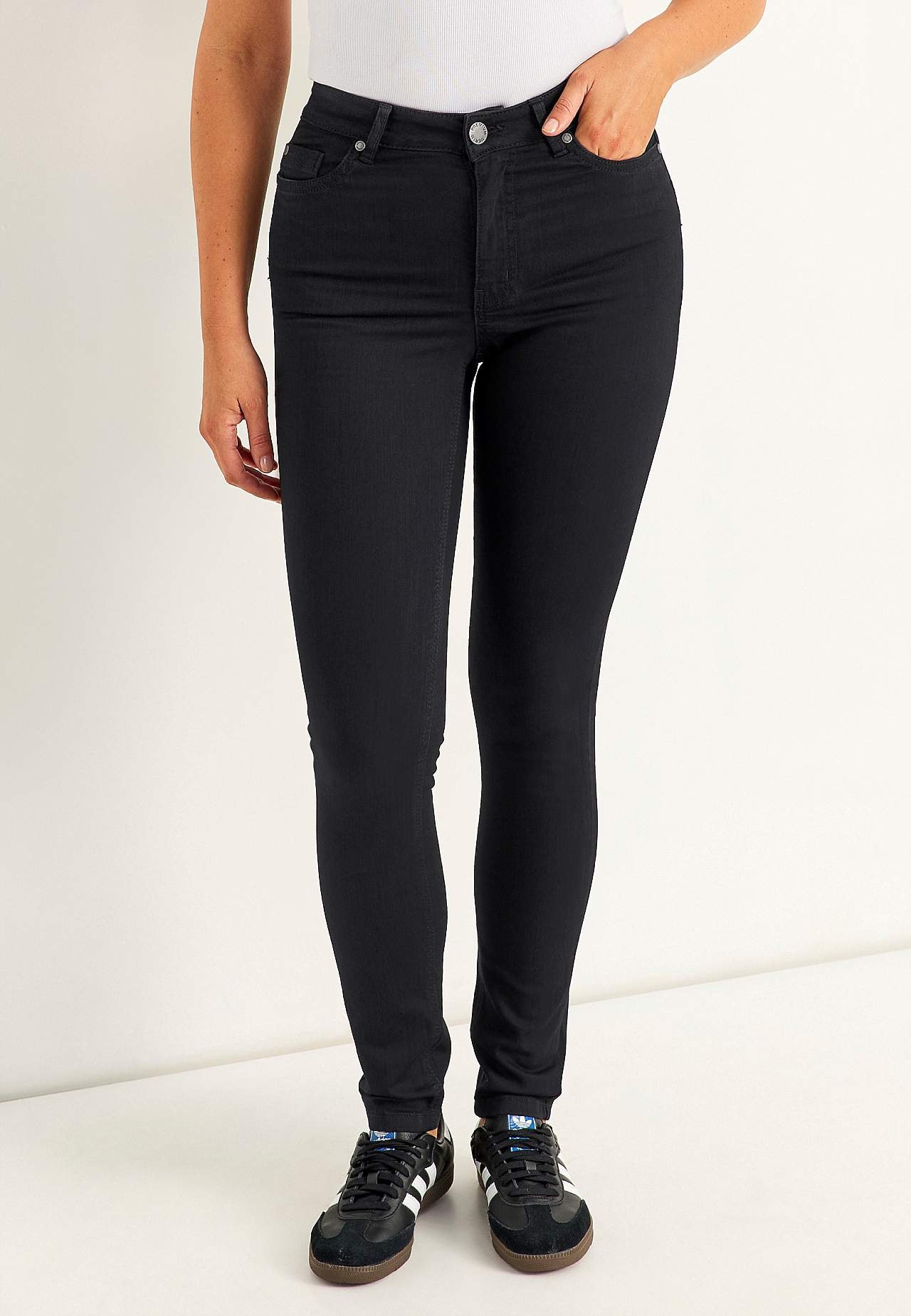 Ülielastsest kangast teksad Ella