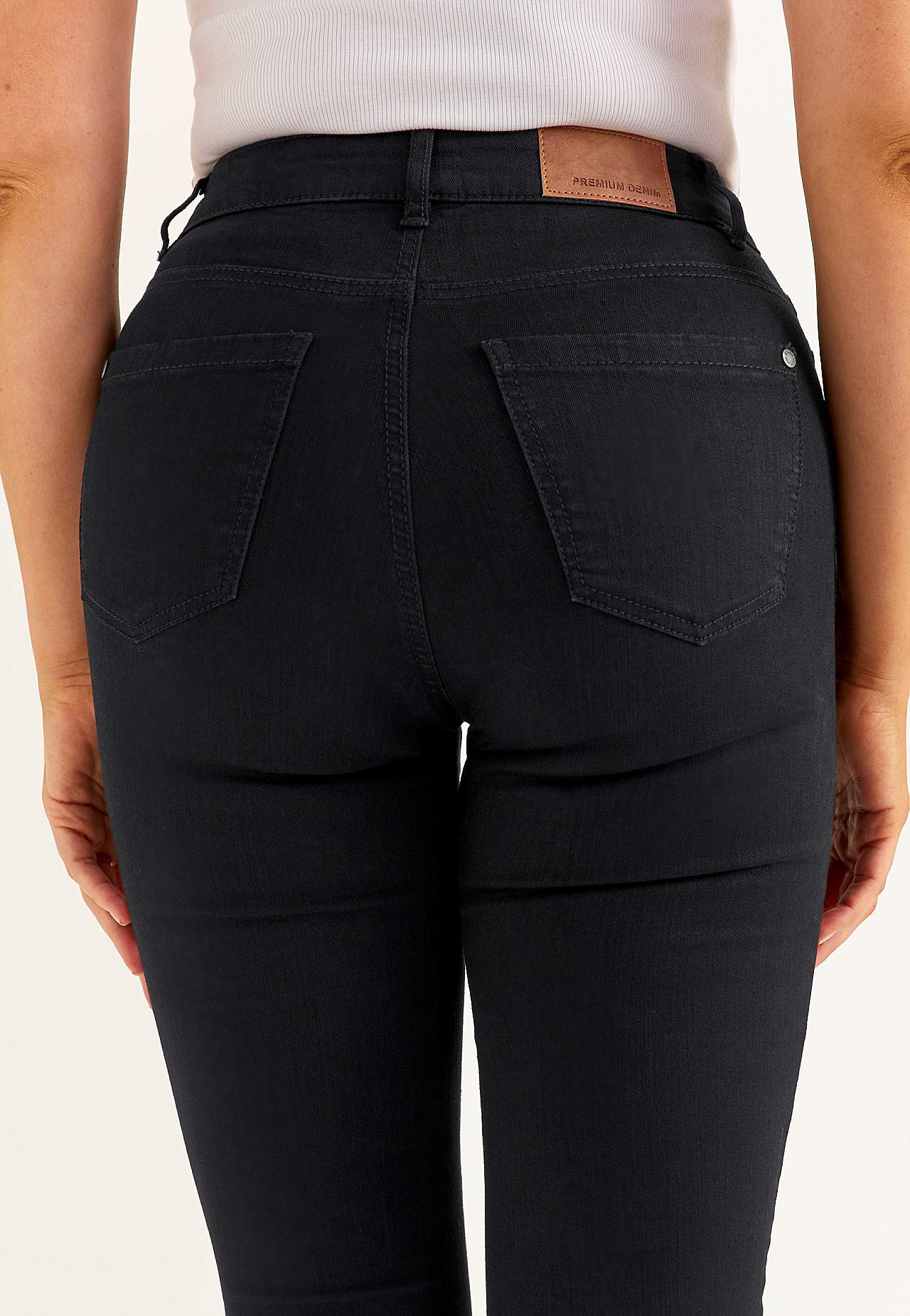 Ülielastsest kangast teksad Ella