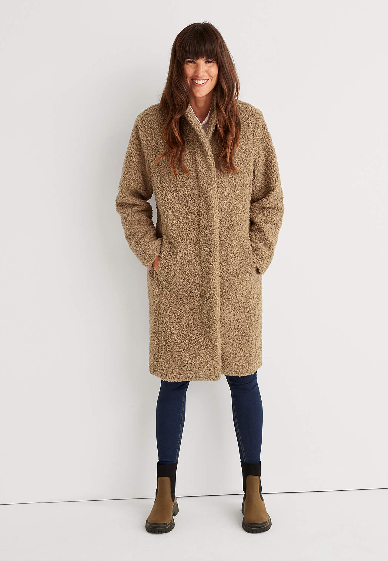 Mantel Curly