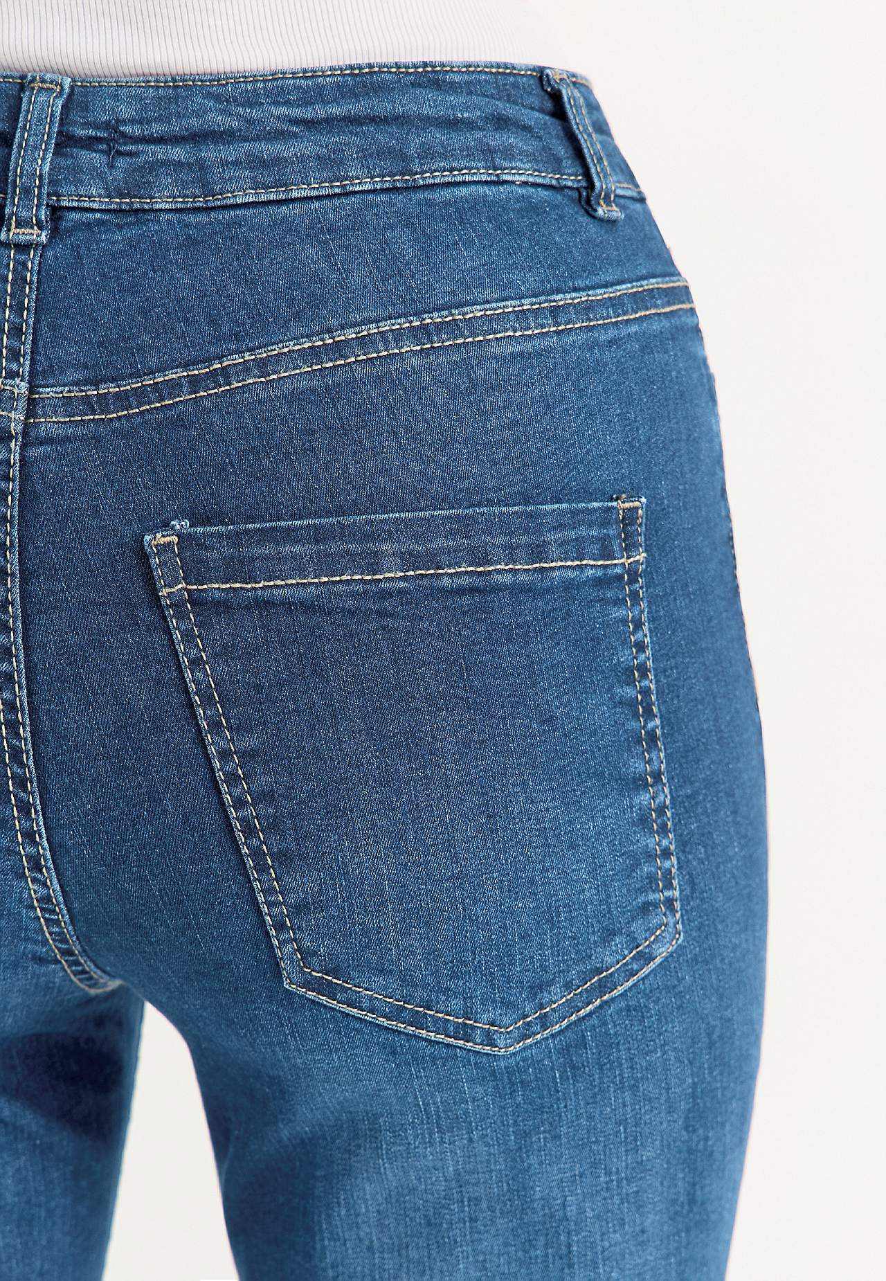 Sirgete säärtega elastsed teksad -kolm pikkust Linnea