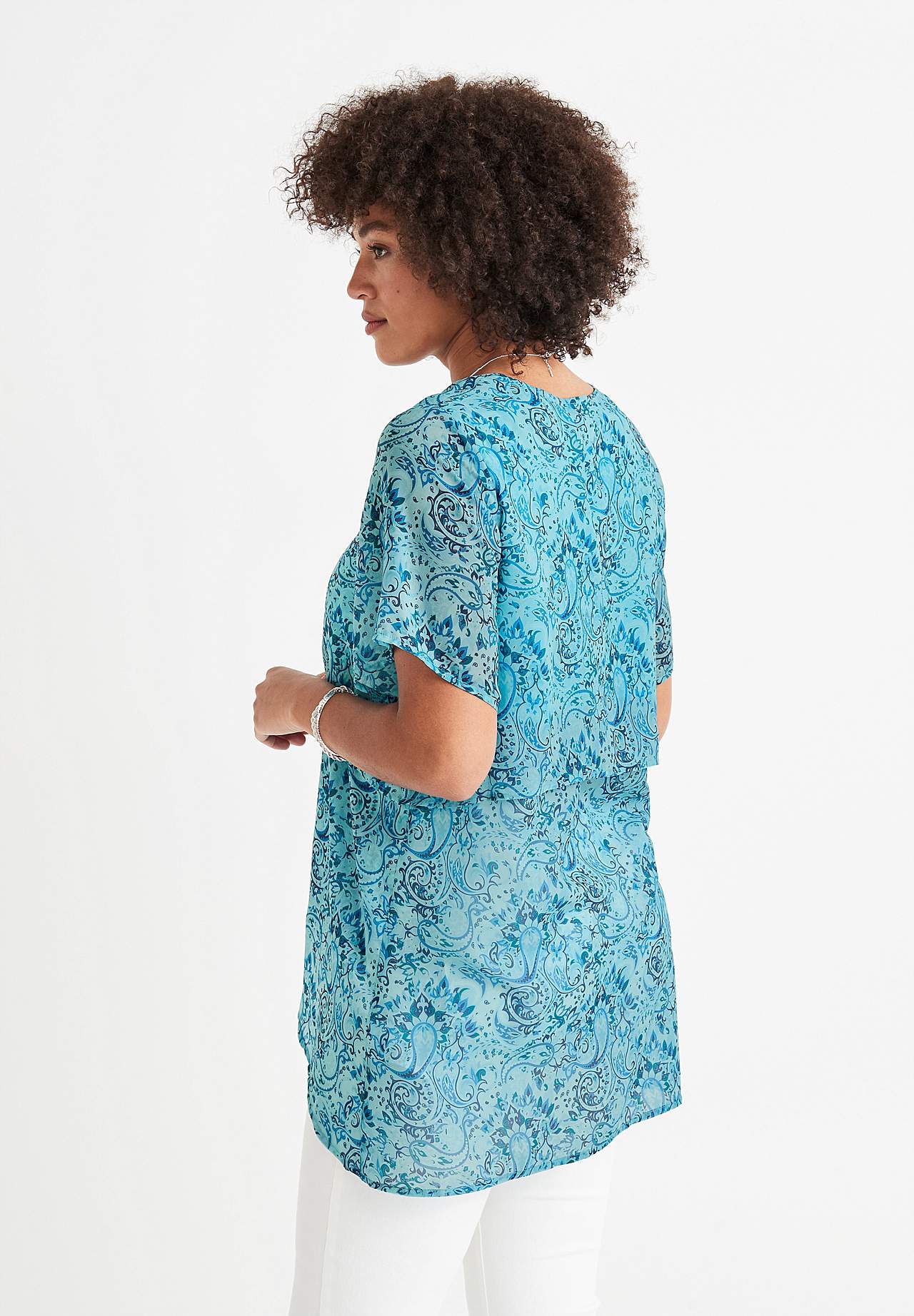 Neerumustriline šifoontuunika