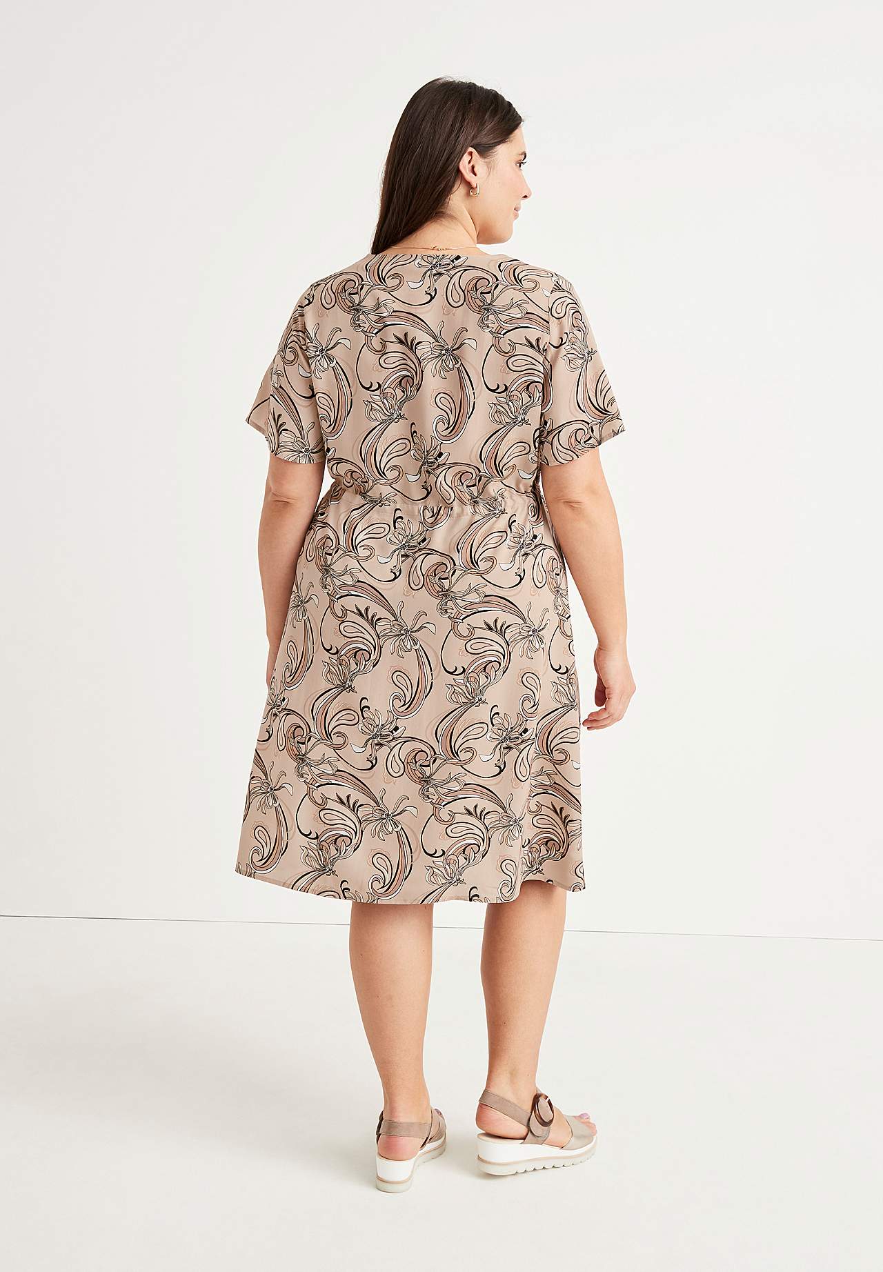 Lühikeste varrukatega kirju viskookleit