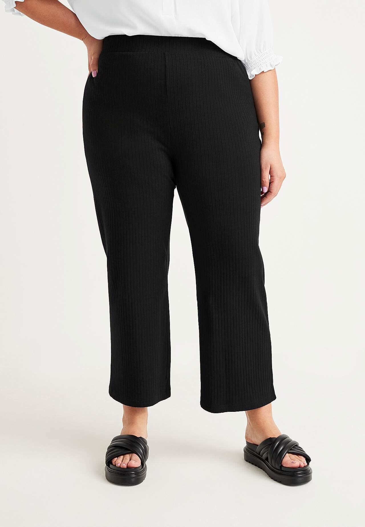 Soonikkoes culotte-lõikelised püksid