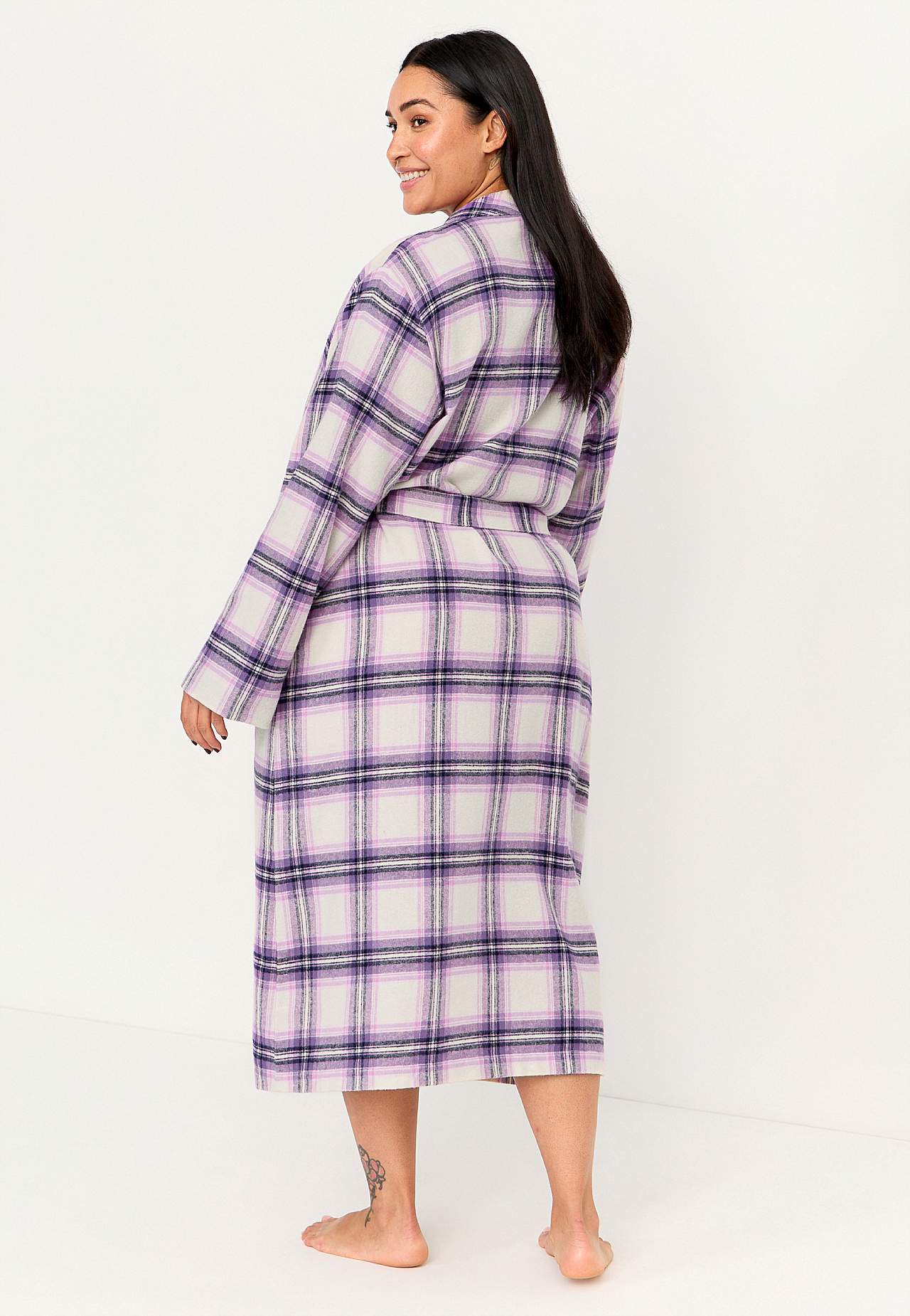 Flanellkangast ruuduline hommikumantel Felicia