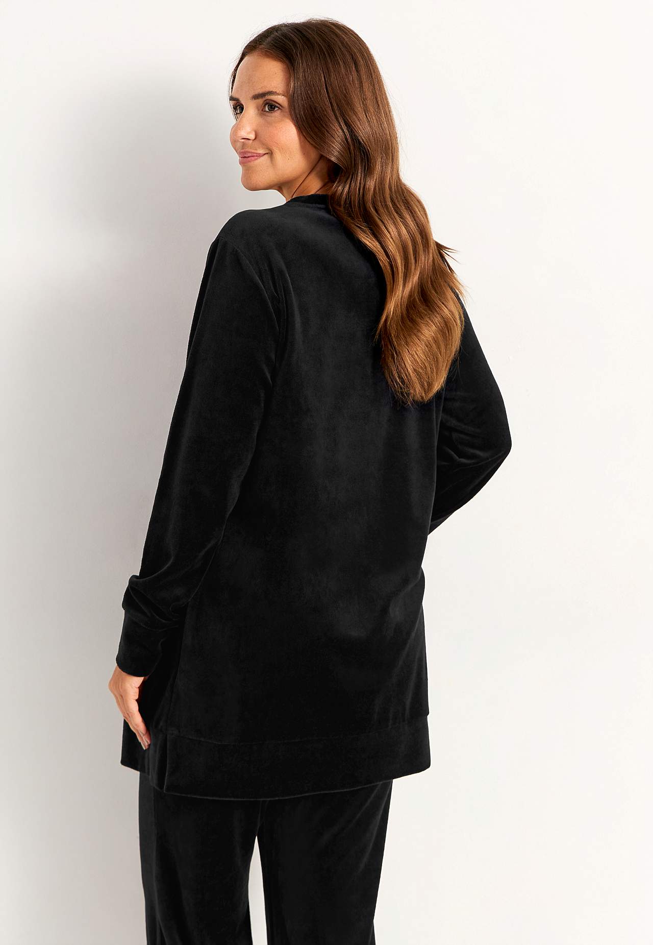 Pikk veluurist tuunika