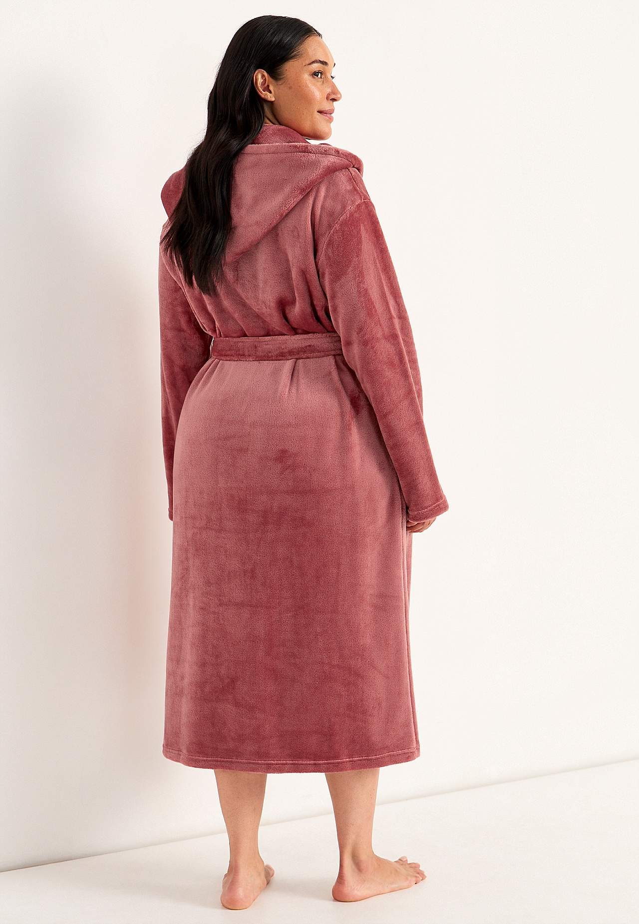 Kapuutsiga fliisist hommikumantel