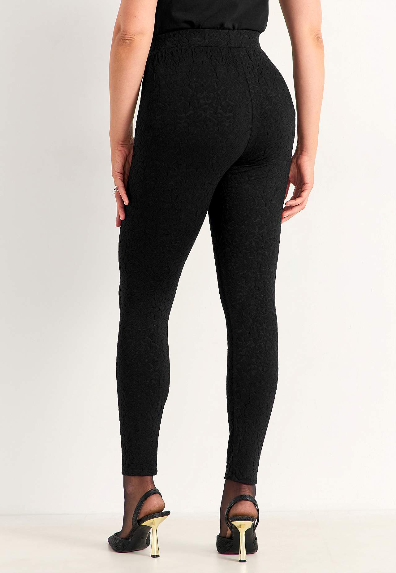 Struktuurse mustriga retuusid