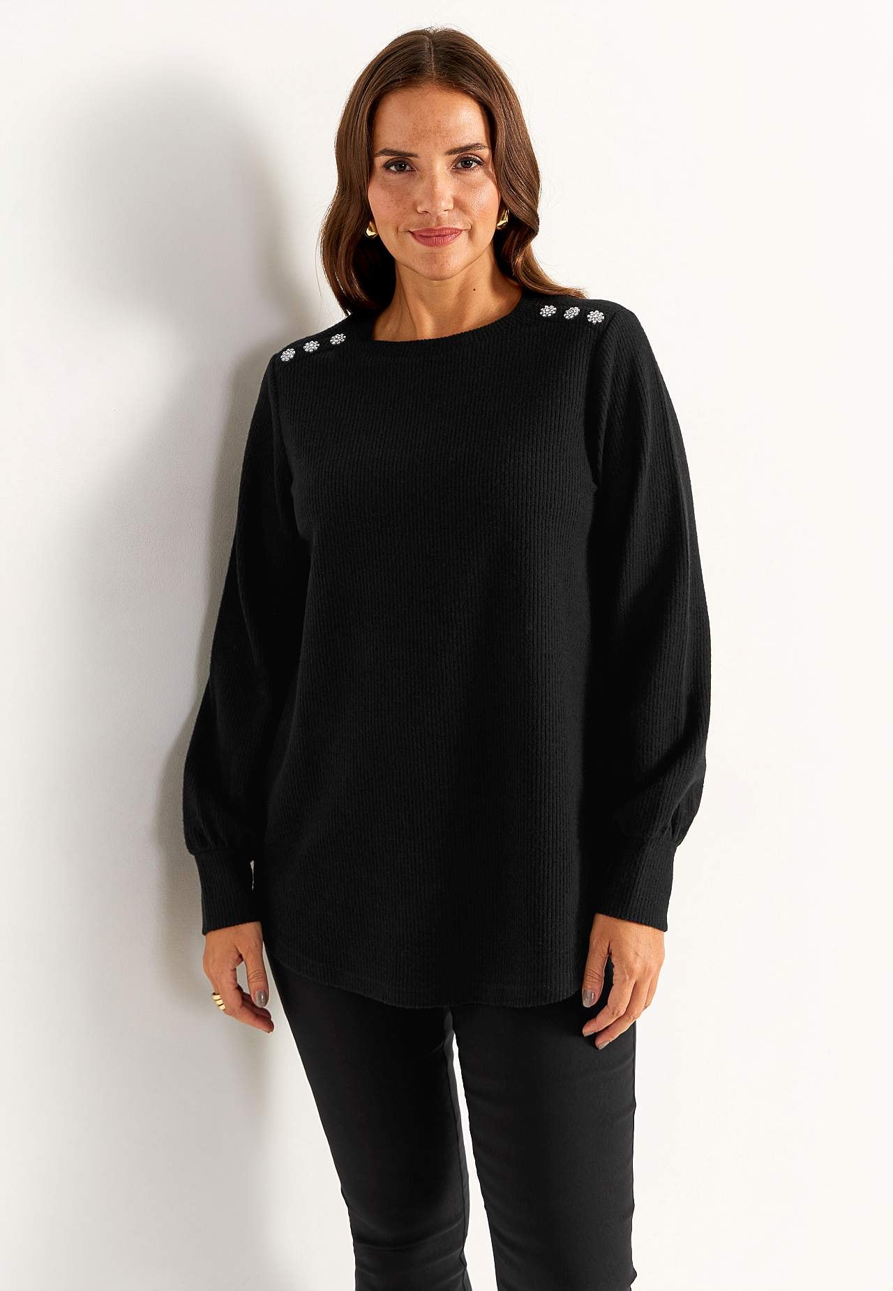 Nööpkaunistustega tuunika