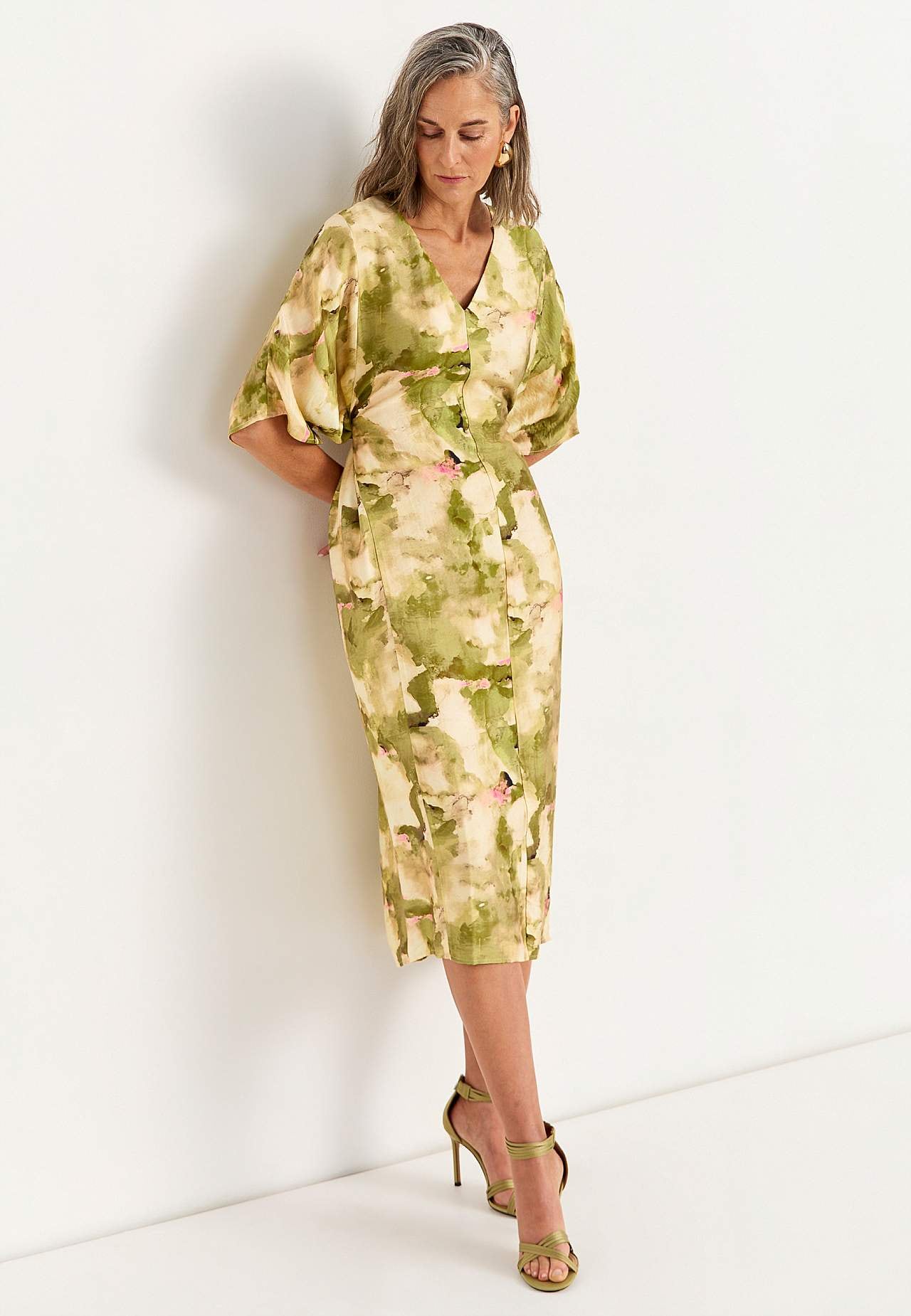 Multifunktsionaalne pidulik kimonokleit