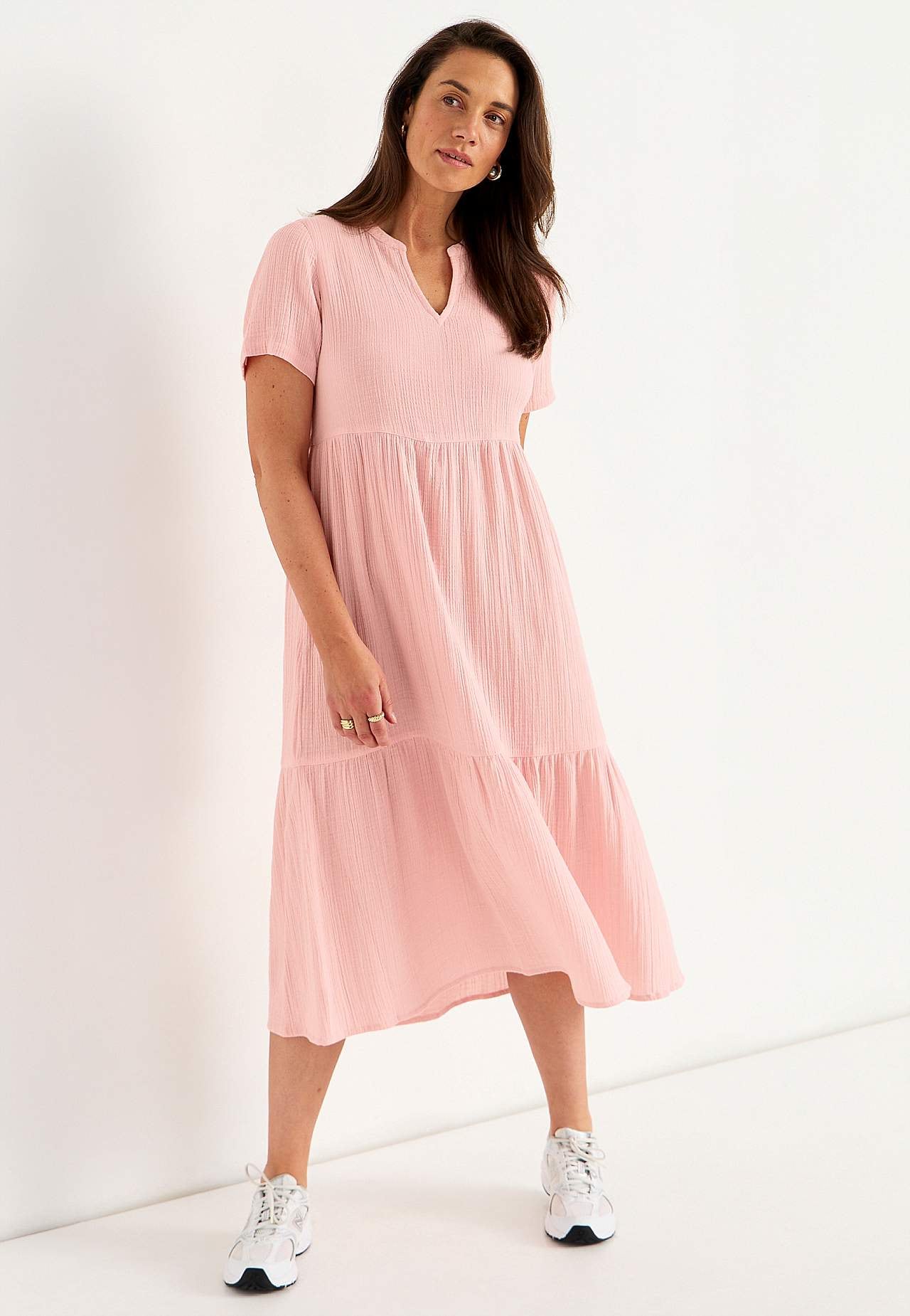 Puuvillasest kortsuriidest kleit