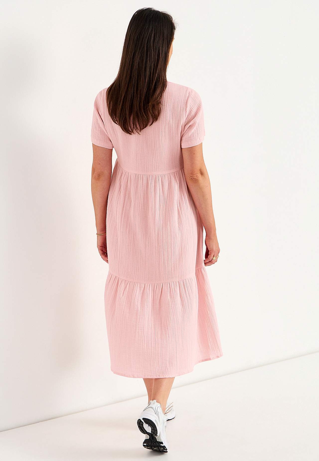 Puuvillasest kortsuriidest kleit