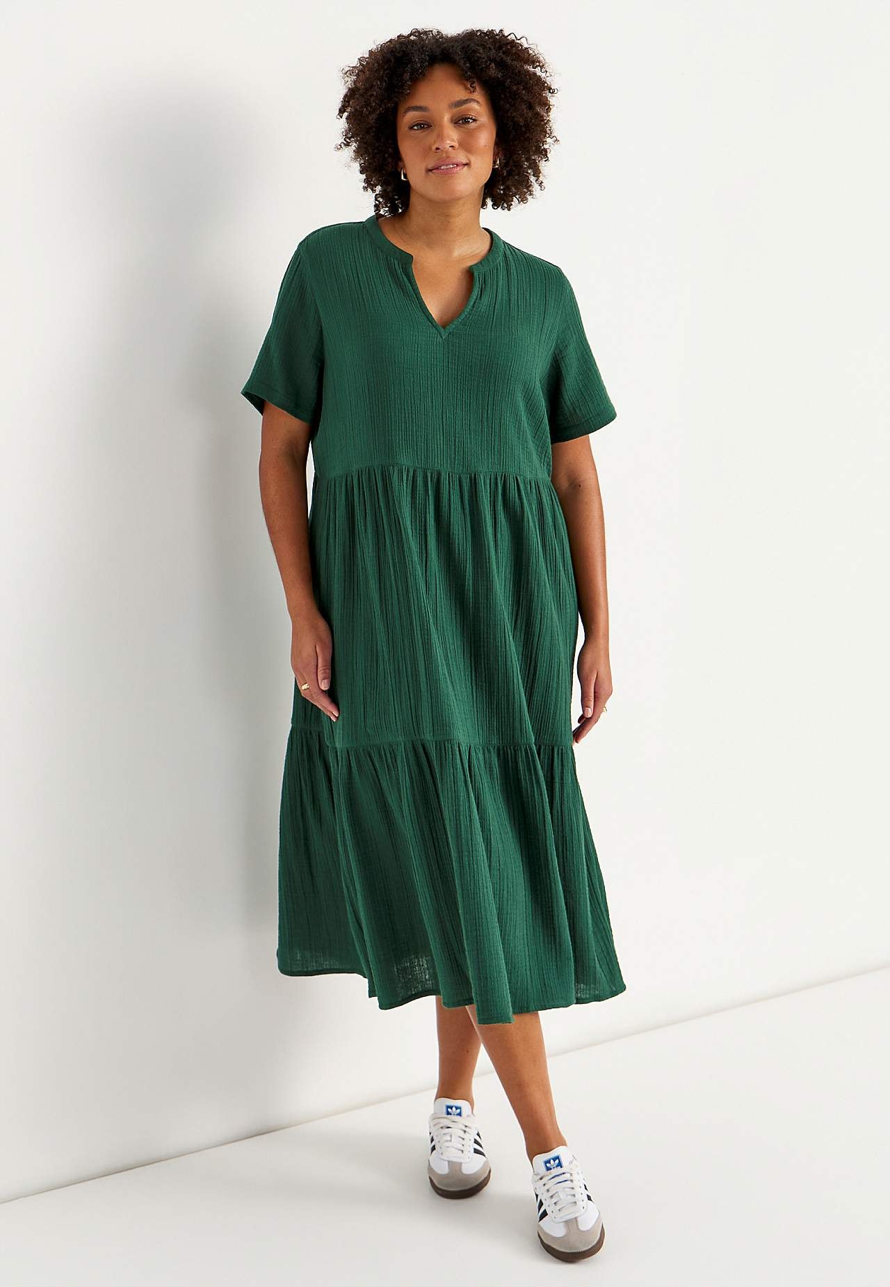 Puuvillasest kortsuriidest kleit