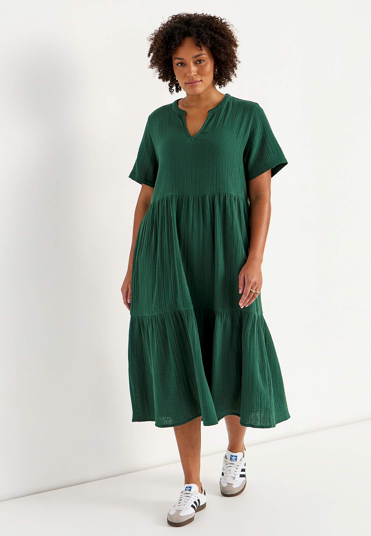 Puuvillasest kortsuriidest kleit