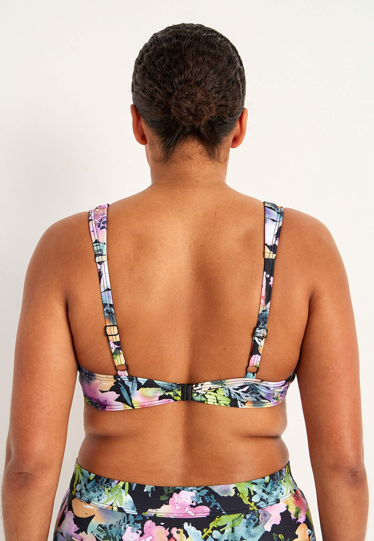 Polsterduseta bikiinirinnahoidja