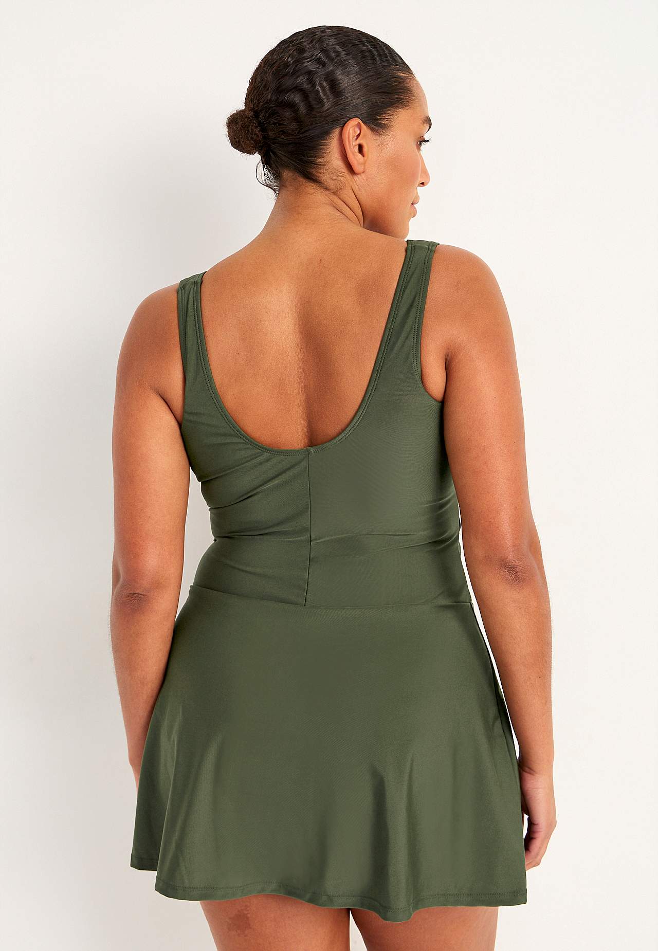 Ujumistrikoo seelikuga