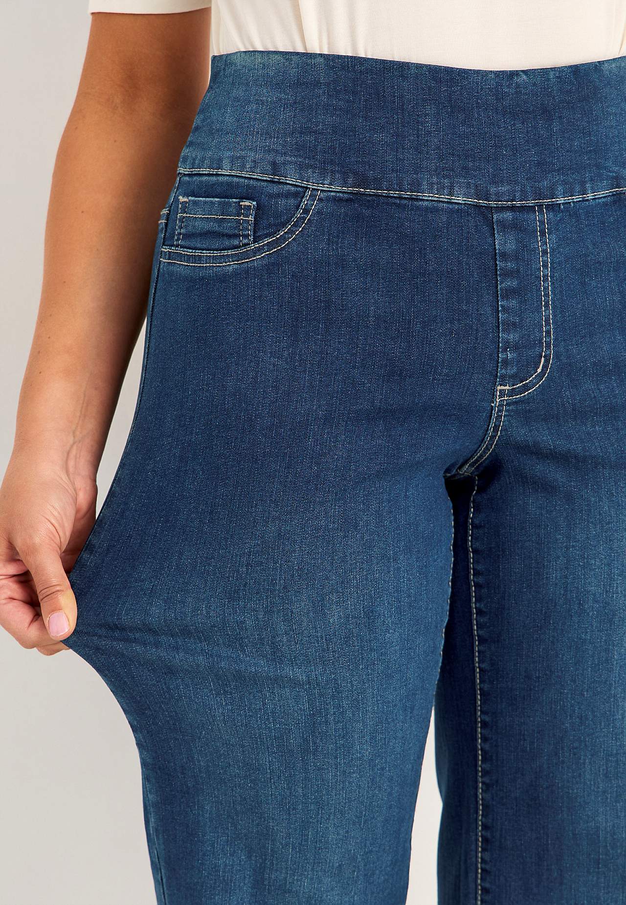 Kõrge kummivärvliga elastsed teksad